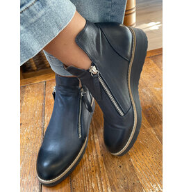 Django and Juliette Django & Juliette - Ohmy (Navy / Navy Sole)