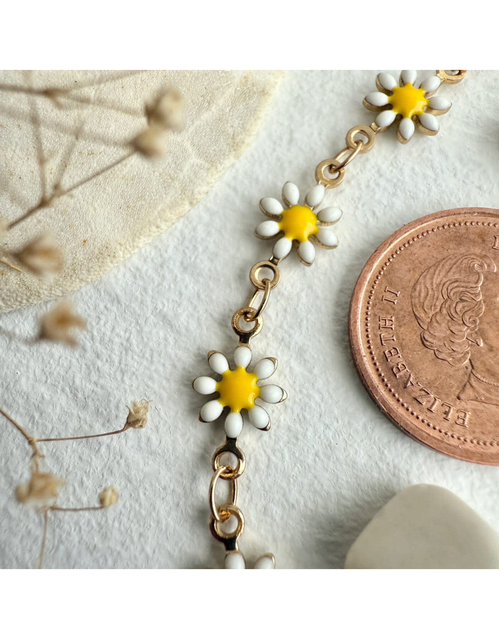 Pika & Bear Pika & Bear - "Daisy Jane" Flower Chain Bracelet in Enamel & Gold