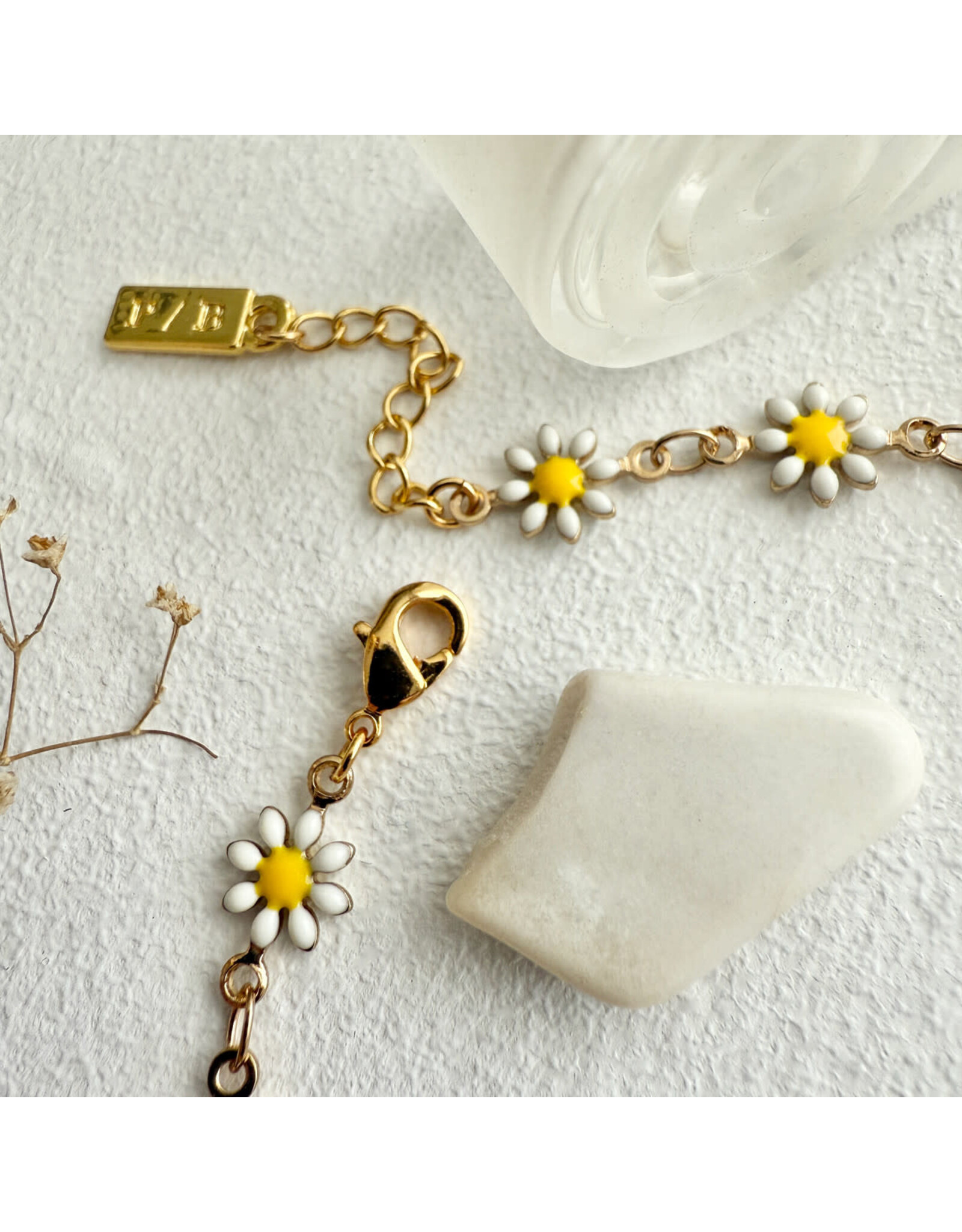 Pika & Bear Pika & Bear - "Daisy Jane" Flower Chain Bracelet in Enamel & Gold