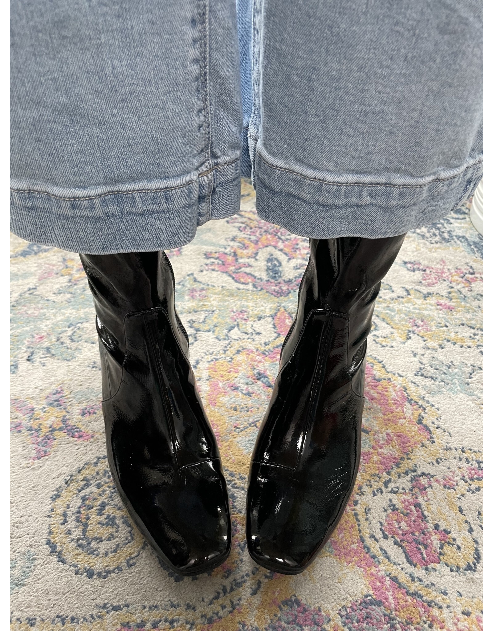 Django and Juliette Django & Juliette - Hartful (Blk Stretch Patent PU)