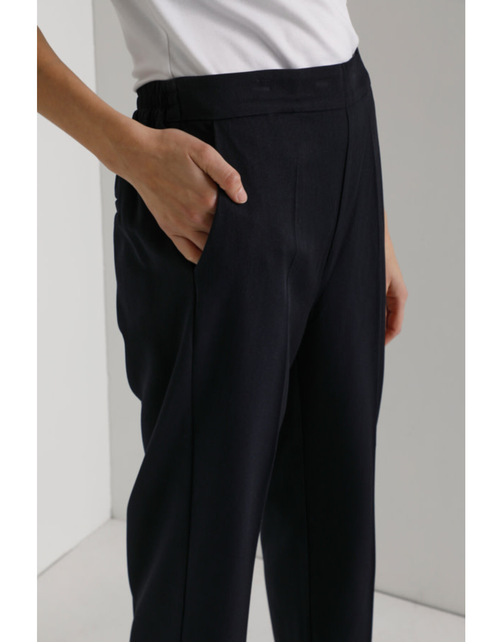 Kaffe Kaffe - Sakura cropped pant (Midnight Marine)
