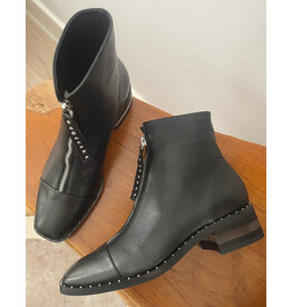 Django and Juliette Django & Juliette - Fridays (Black Leather)