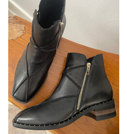 Django and Juliette Django & Juliette - Foshan (Black Leather)