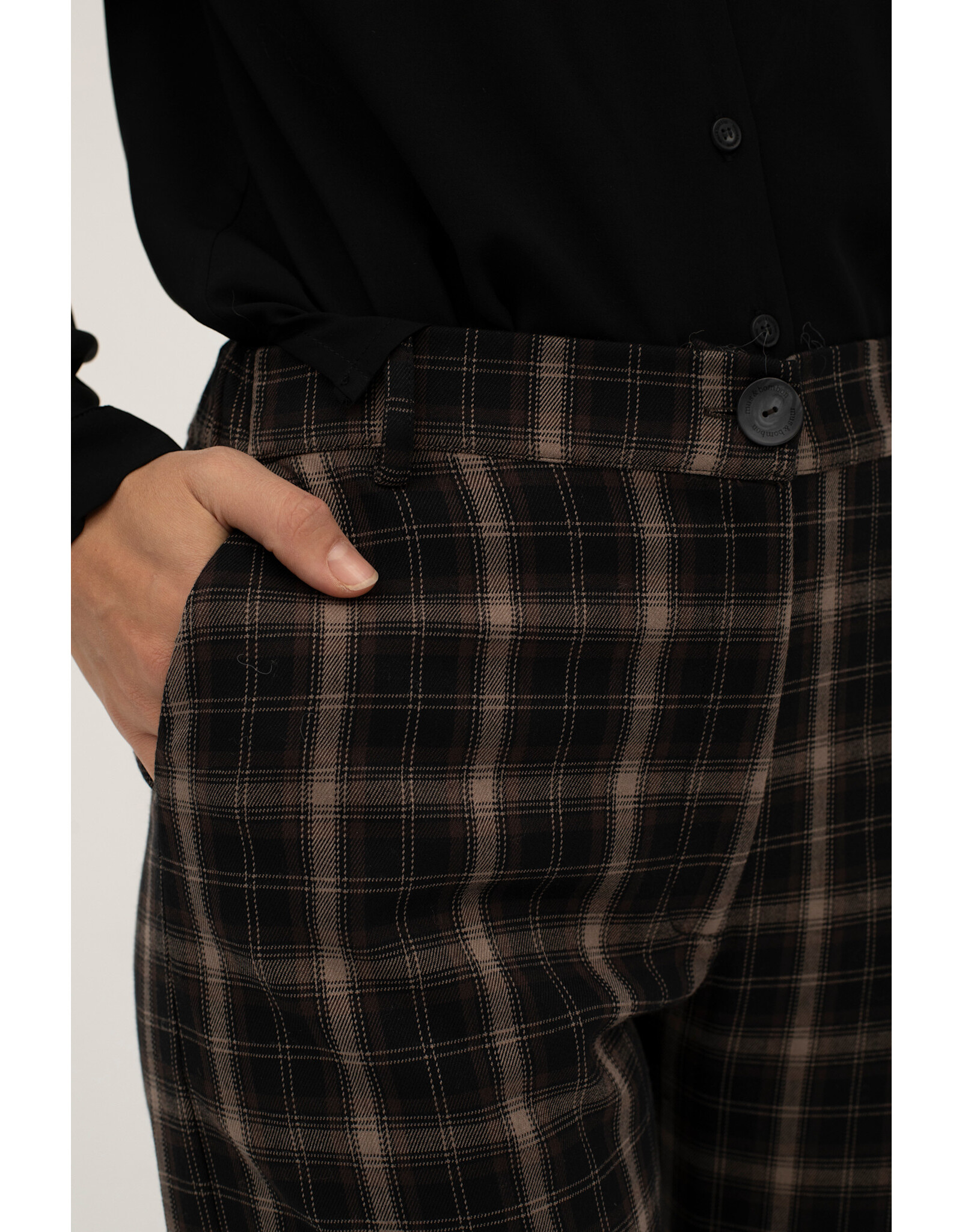 Mus & BomBon Mus & BomBon - Dalston Cropped Trousers (Black Windowpane Check)