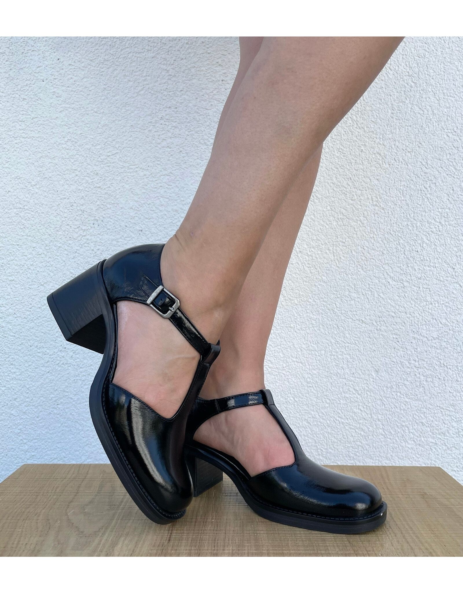 Bueno Bueno - Rory T Strap (Black Patent)