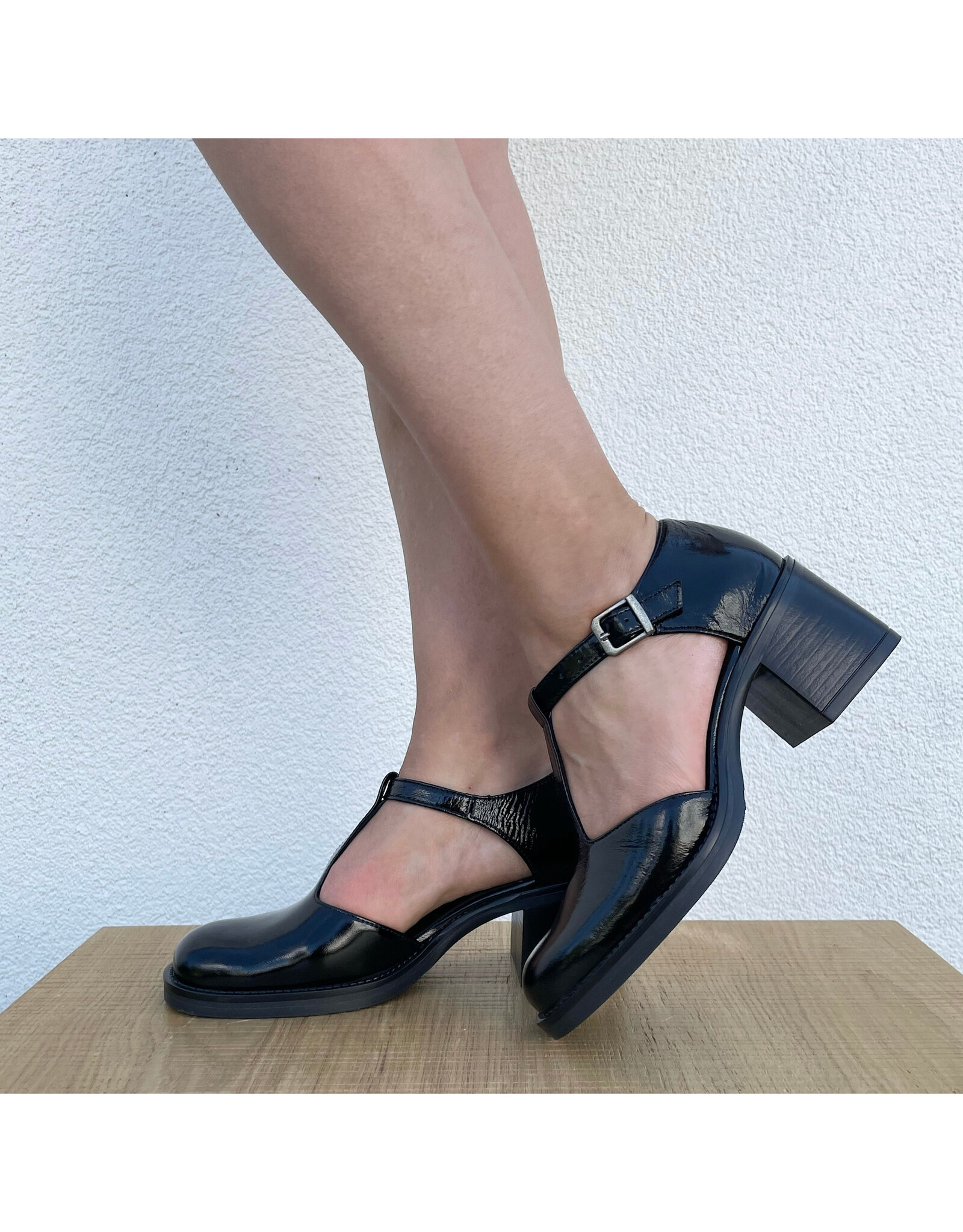 Bueno Bueno - Rory T Strap (Black Patent)