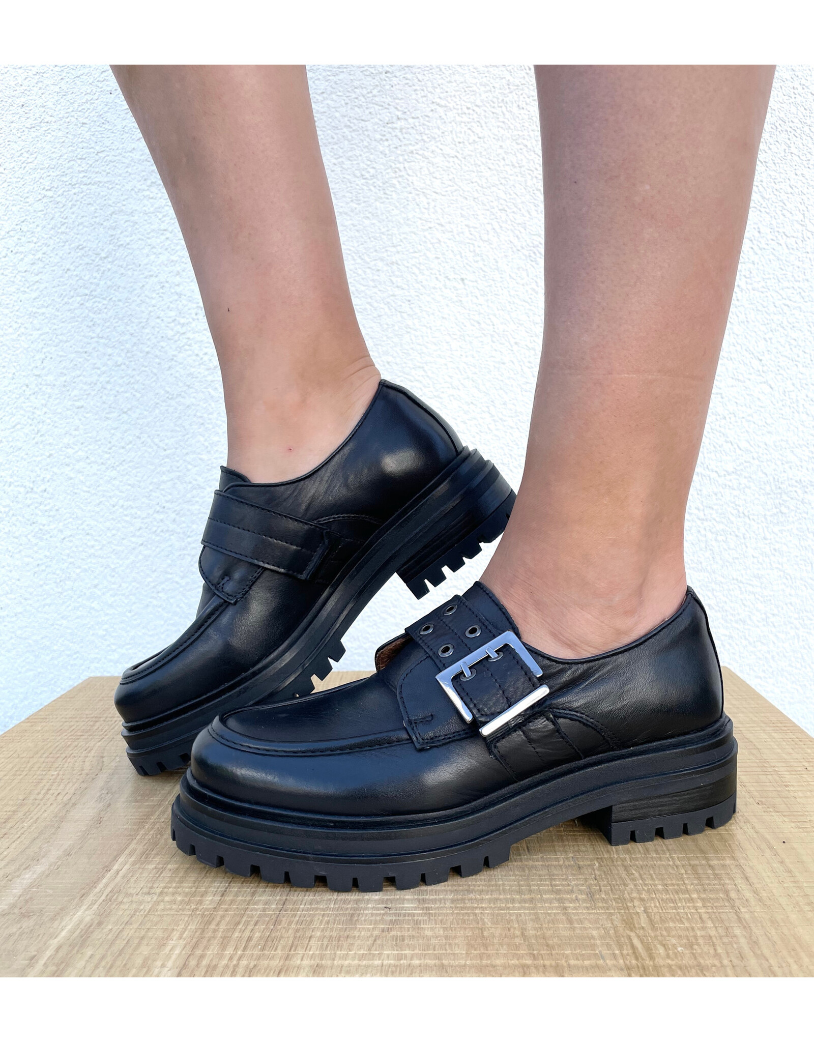 Miz Mooz Miz Mooz - Lakelan Loafer with Buckle (Black)