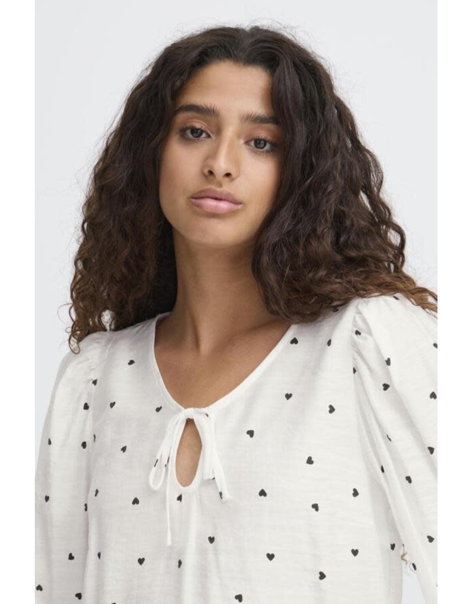 ICHI ICHI - Helva Blouse (Small Heart)