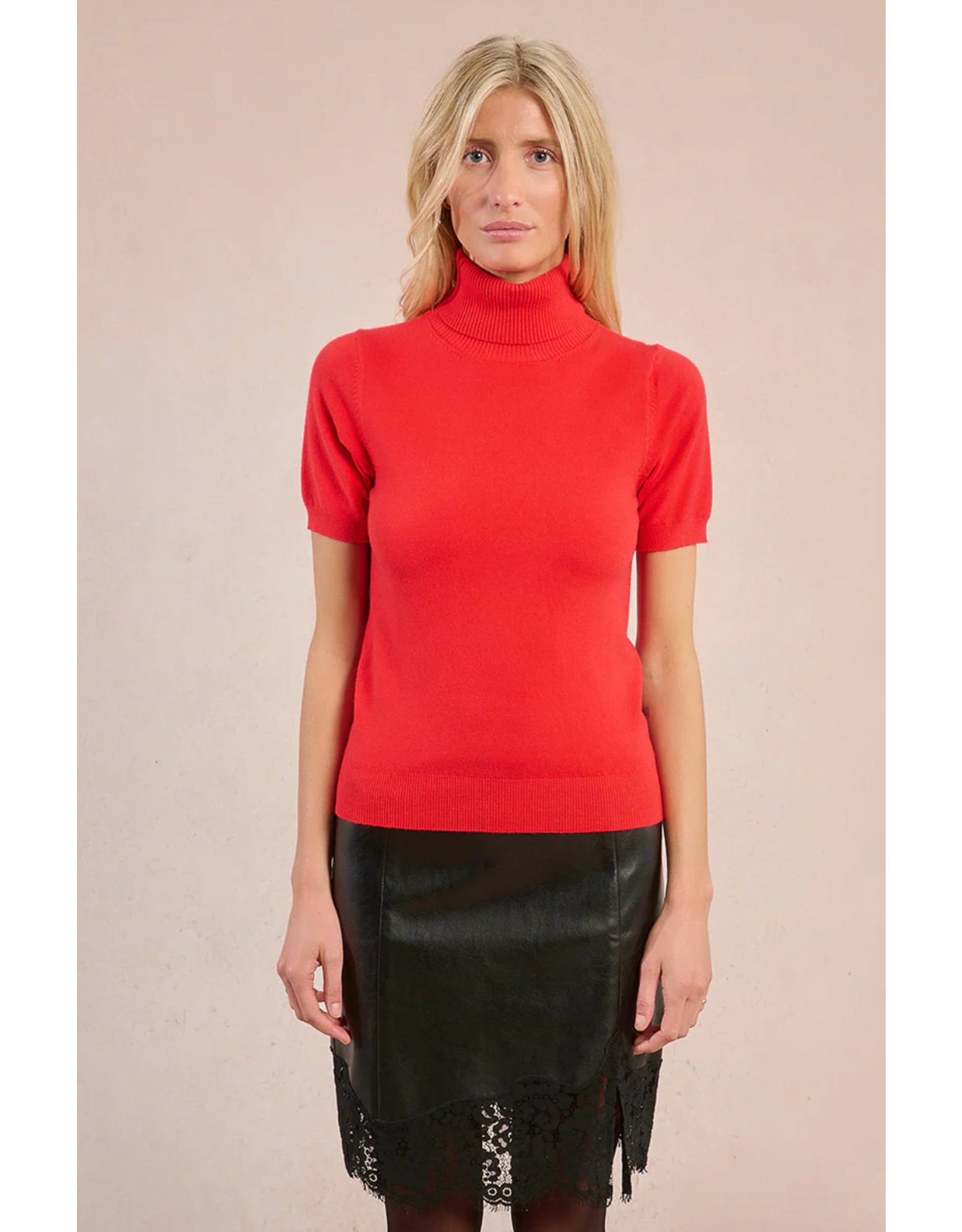Molly Bracken Molly Bracken - Short Sleeve Turtleneck Sweater (Red)