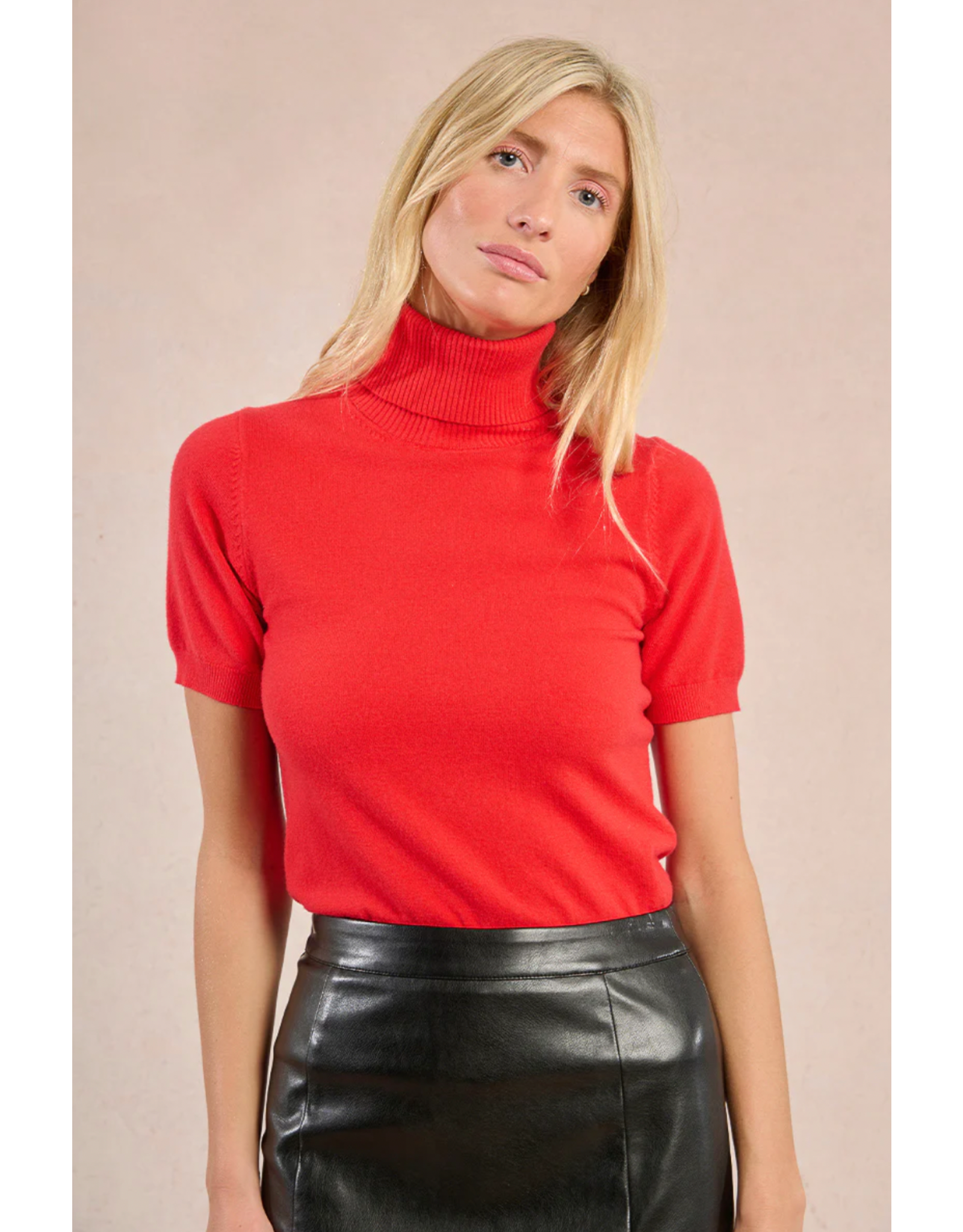 Molly Bracken Molly Bracken - Short Sleeve Turtleneck Sweater (Red)