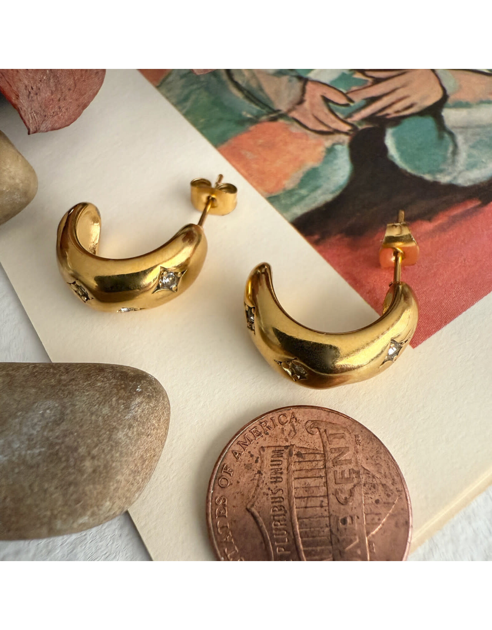 Pika & Bear Pika & Bear - "Lascaux" Rhinestone Stars Hoop Earrings in Gold