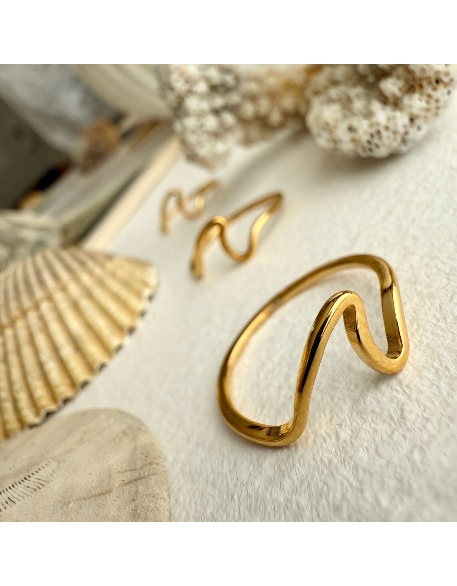 Pika & Bear Pika & Bear - "Tofino" Wave Ring in Gold