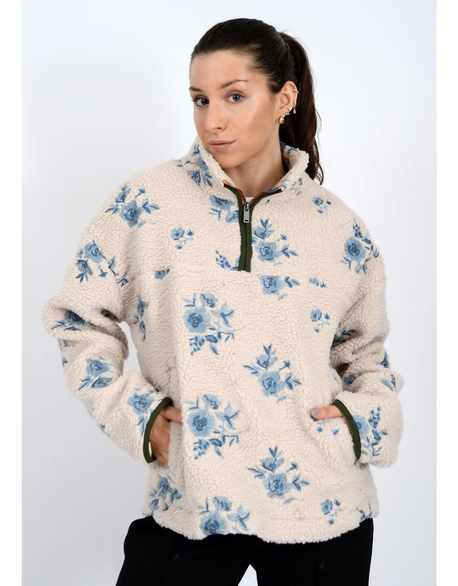 RD Style RD Style - Poppy Mock Neck (Cream Blue)