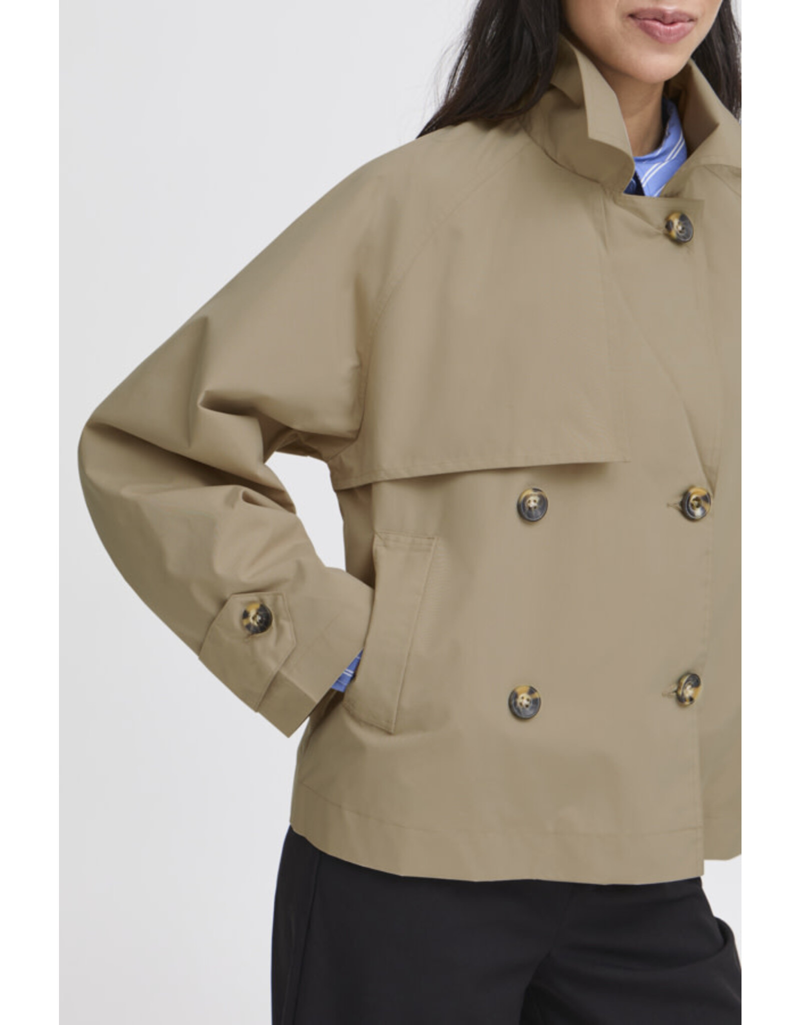b.young b.young - Calea Cropped Trench Coat (Safari)