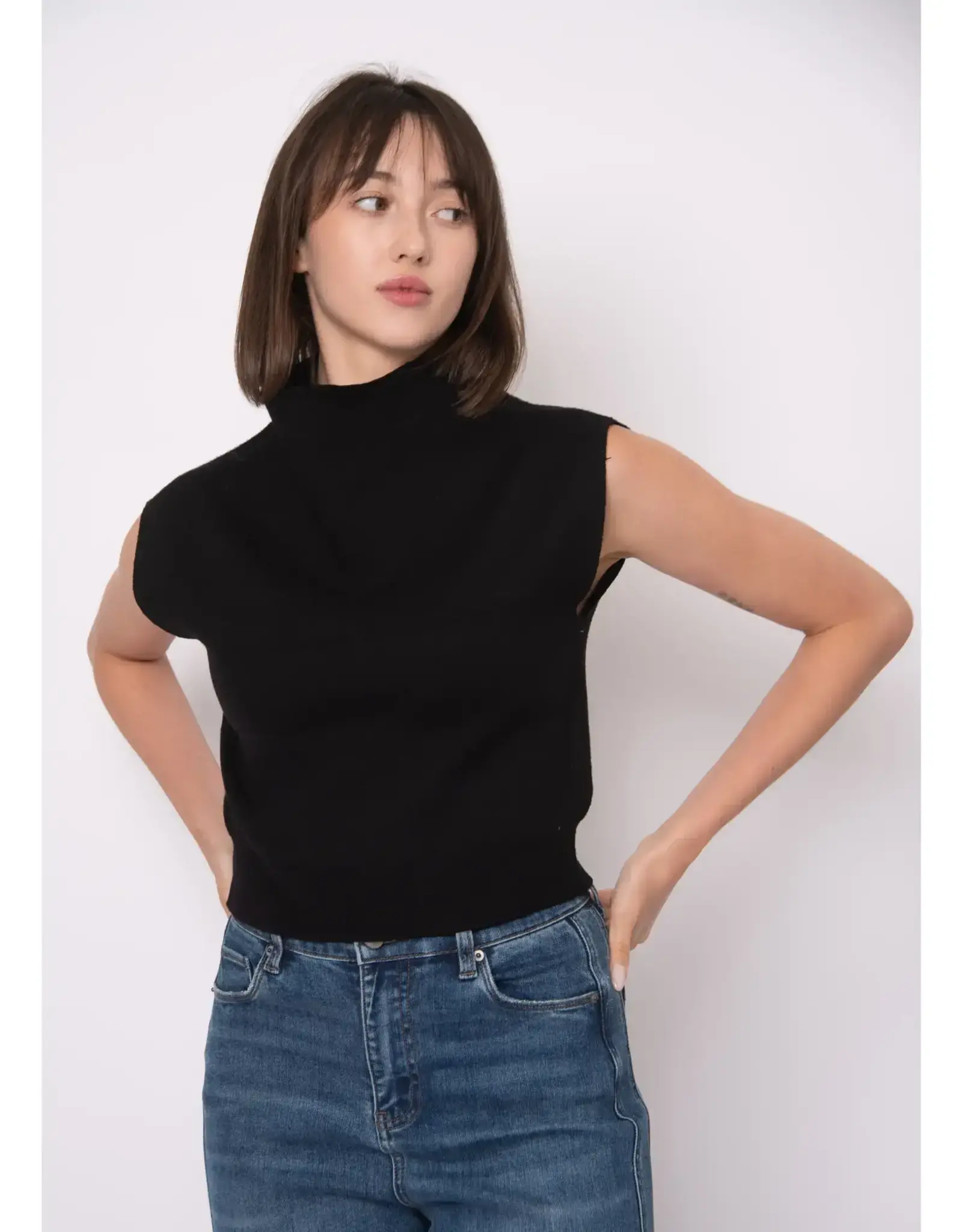 RD Style RD Style - Selby Sleeveless Funnel Neck (Black)