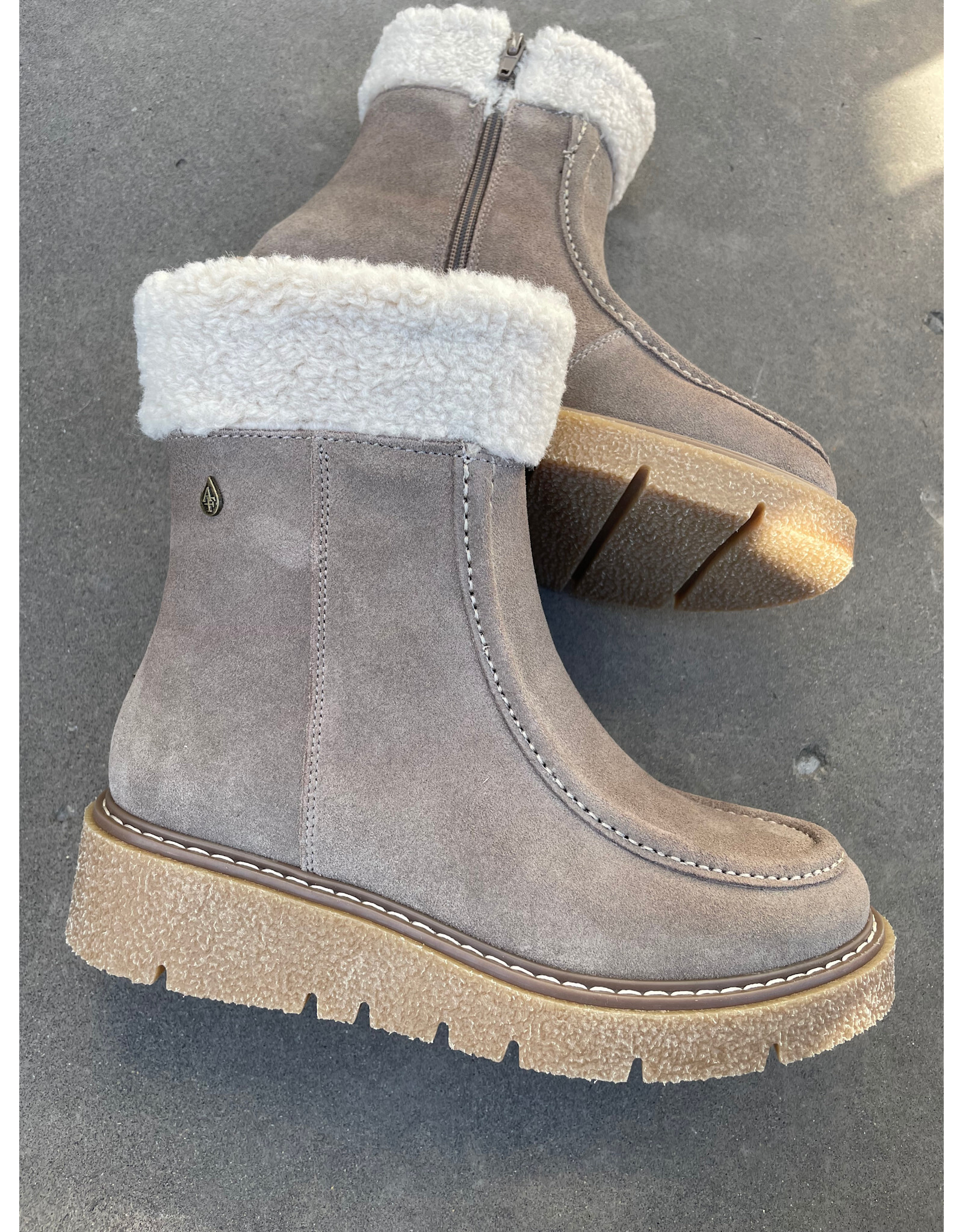 Aqua Flex Layla 35 (Mushroom Suede)