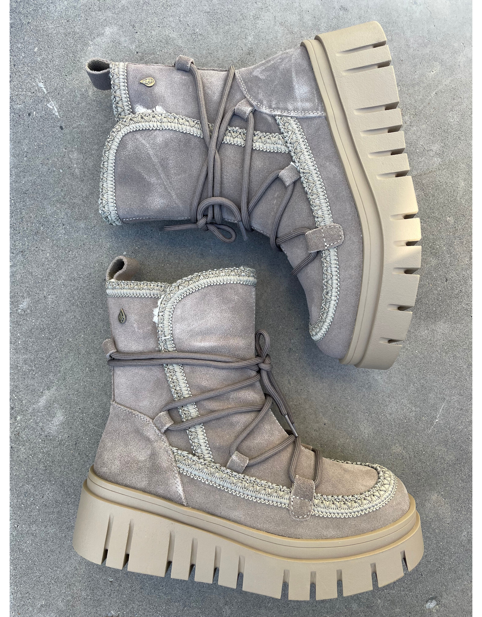 Aqua Flex North 35 (Mushroom Suede)