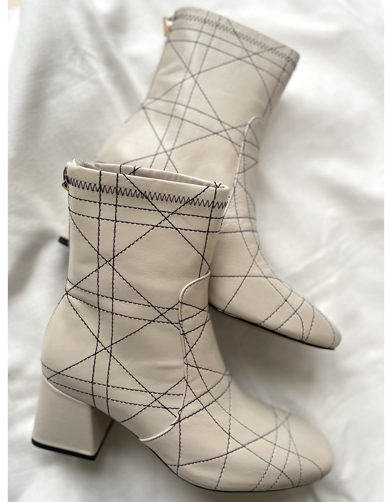 Django and Juliette Django & Juliette - Vian (Cream - Black stitch leather)