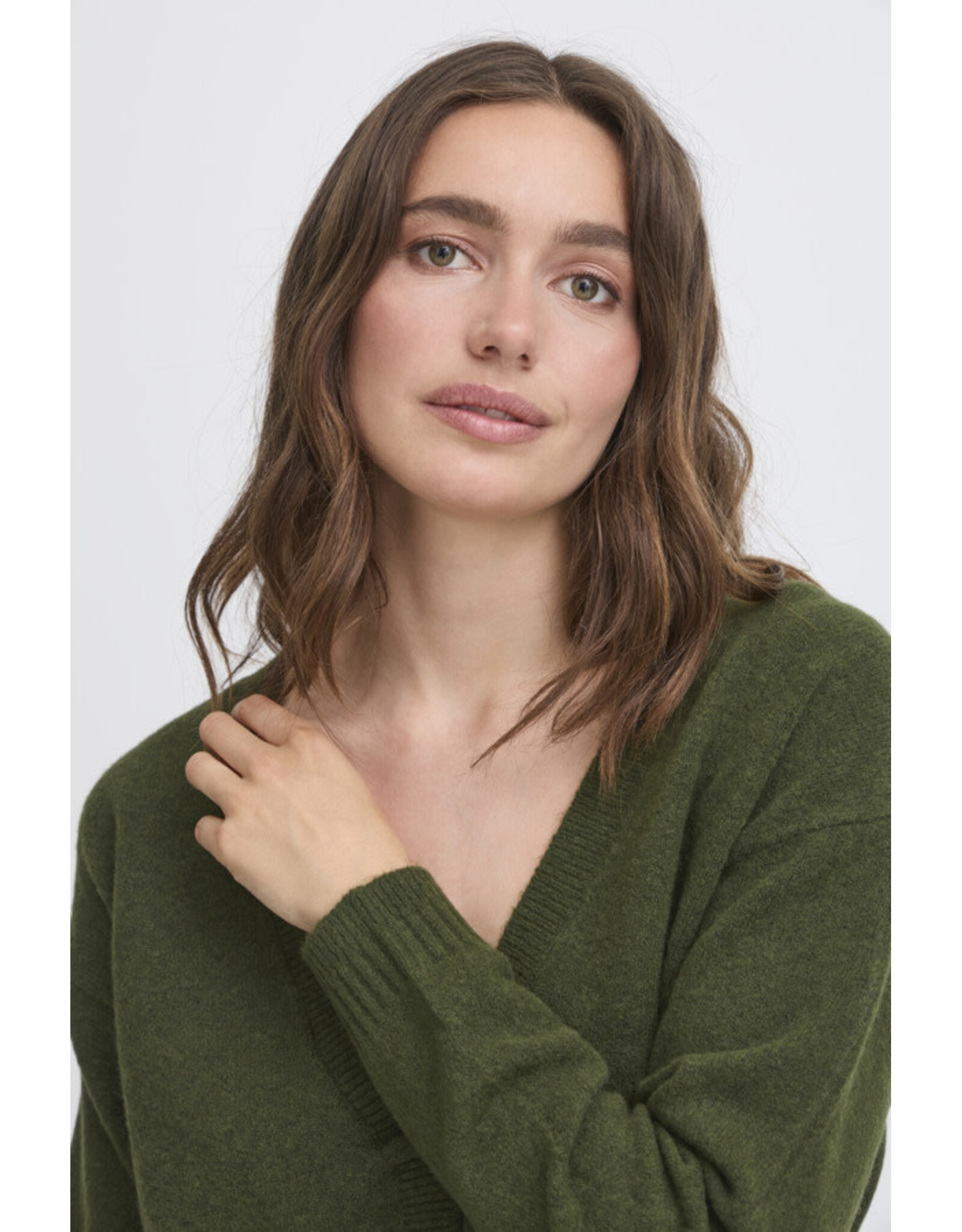 ICHI ICHI - Dasila V Neck Cardigan (Rifle Green)