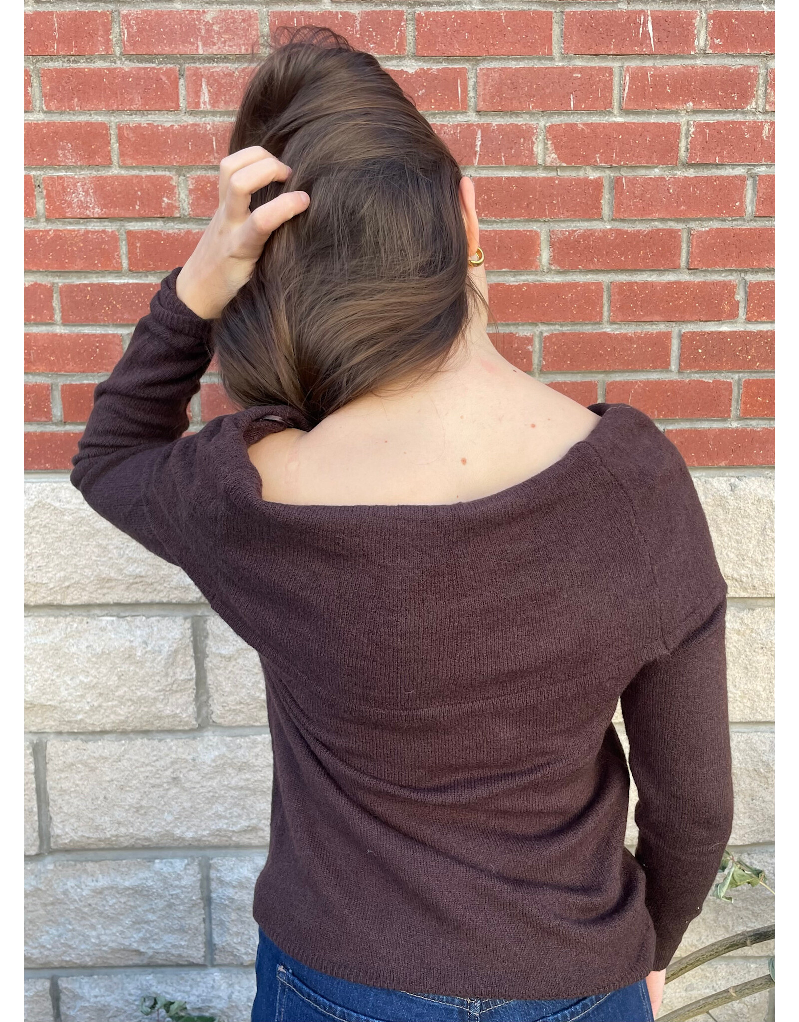 Papillon Papillon - Off the Shoulder Sweater (Brown)