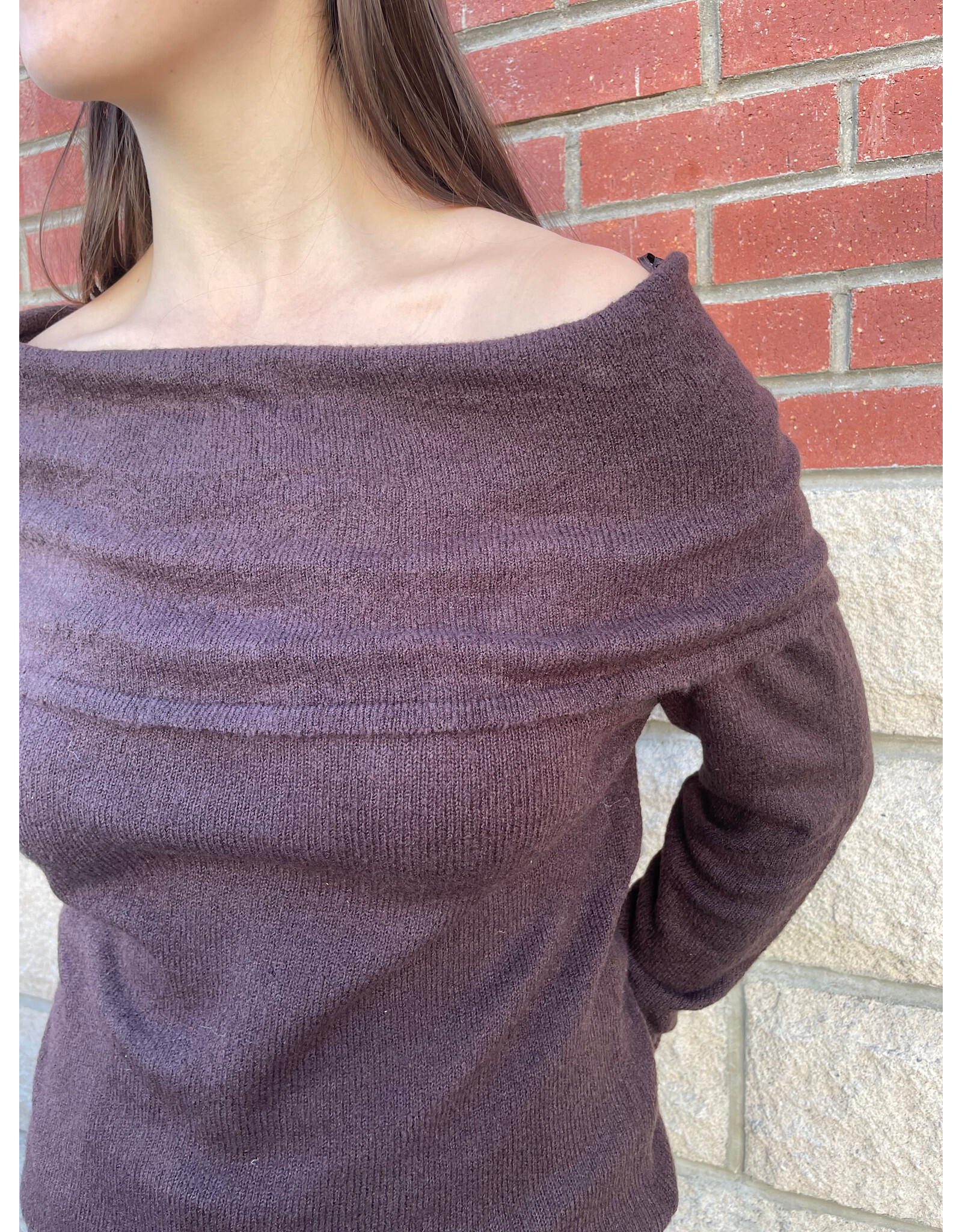 Papillon Papillon - Off the Shoulder Sweater (Brown)