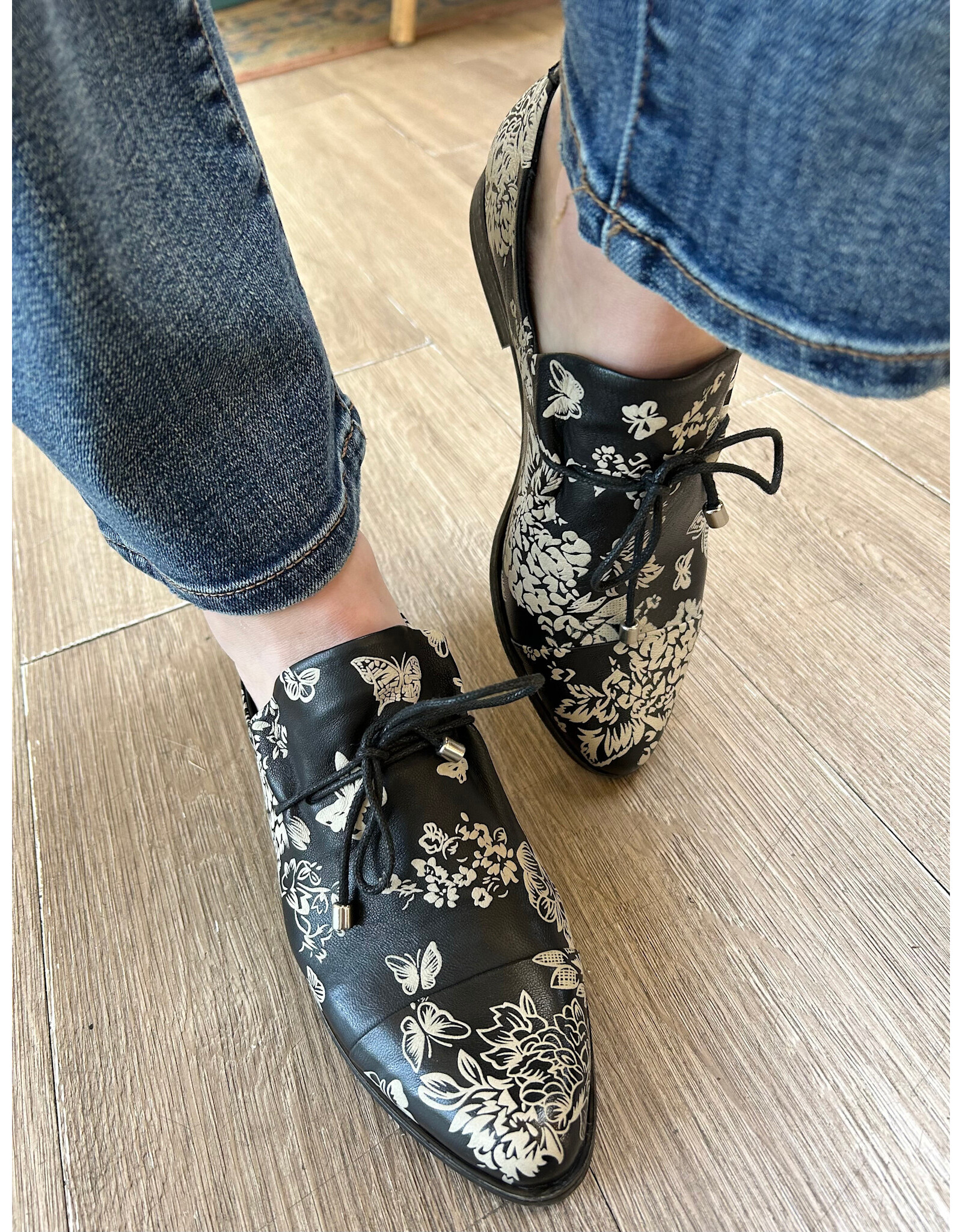 Django and Juliette Django & Juliette - Kotty (Black / Milk Floral Leather)