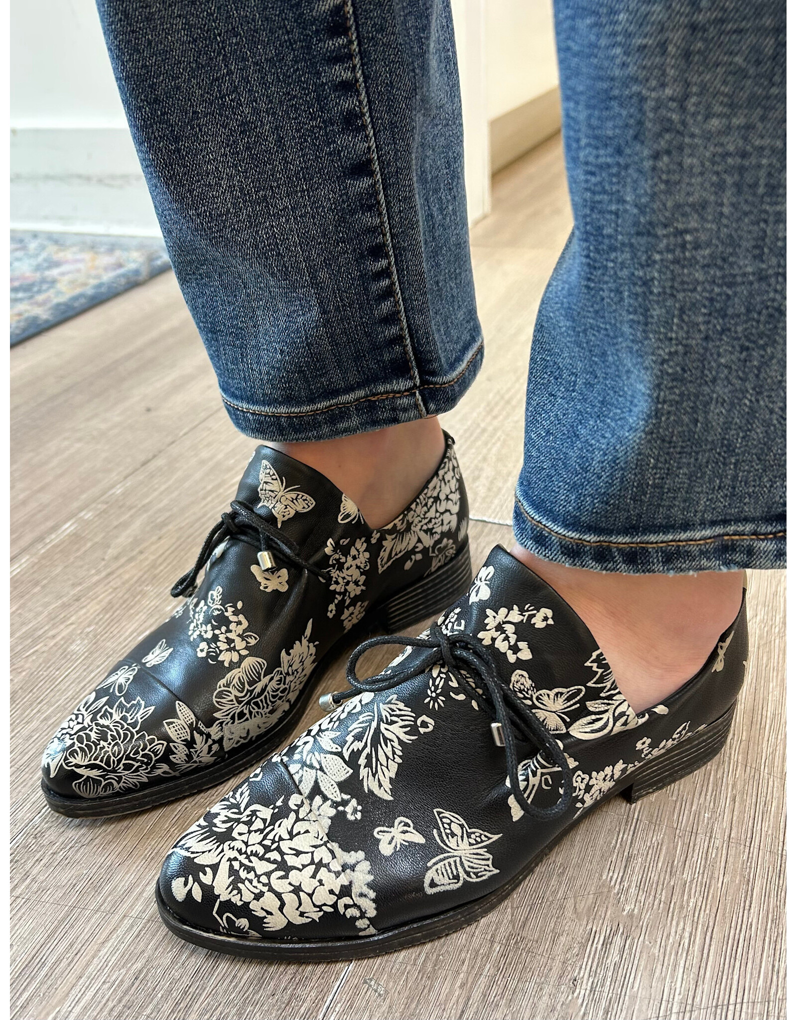 Django and Juliette Django & Juliette - Kotty (Black / Milk Floral Leather)