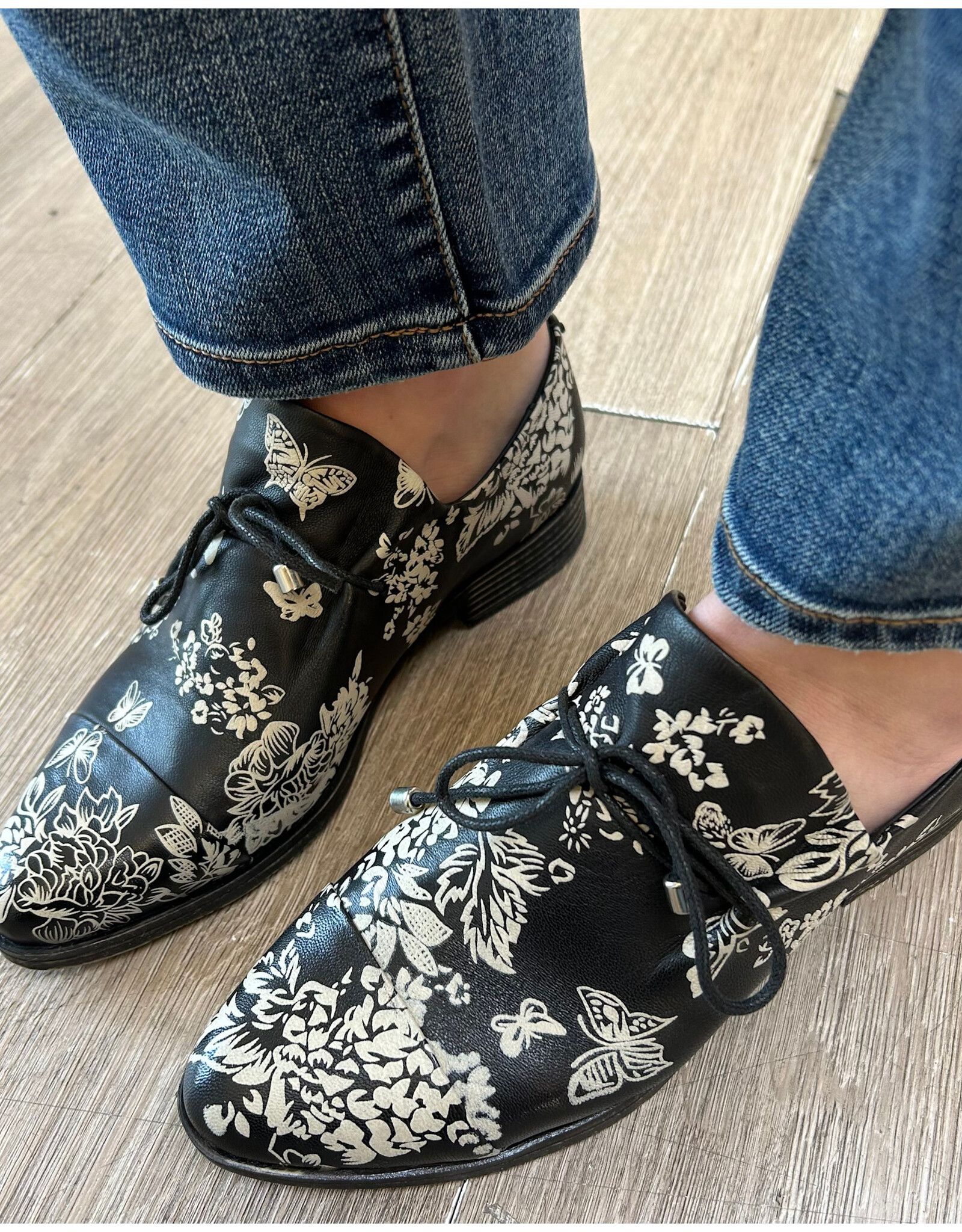 Django and Juliette Django & Juliette - Kotty (Black / Milk Floral Leather)