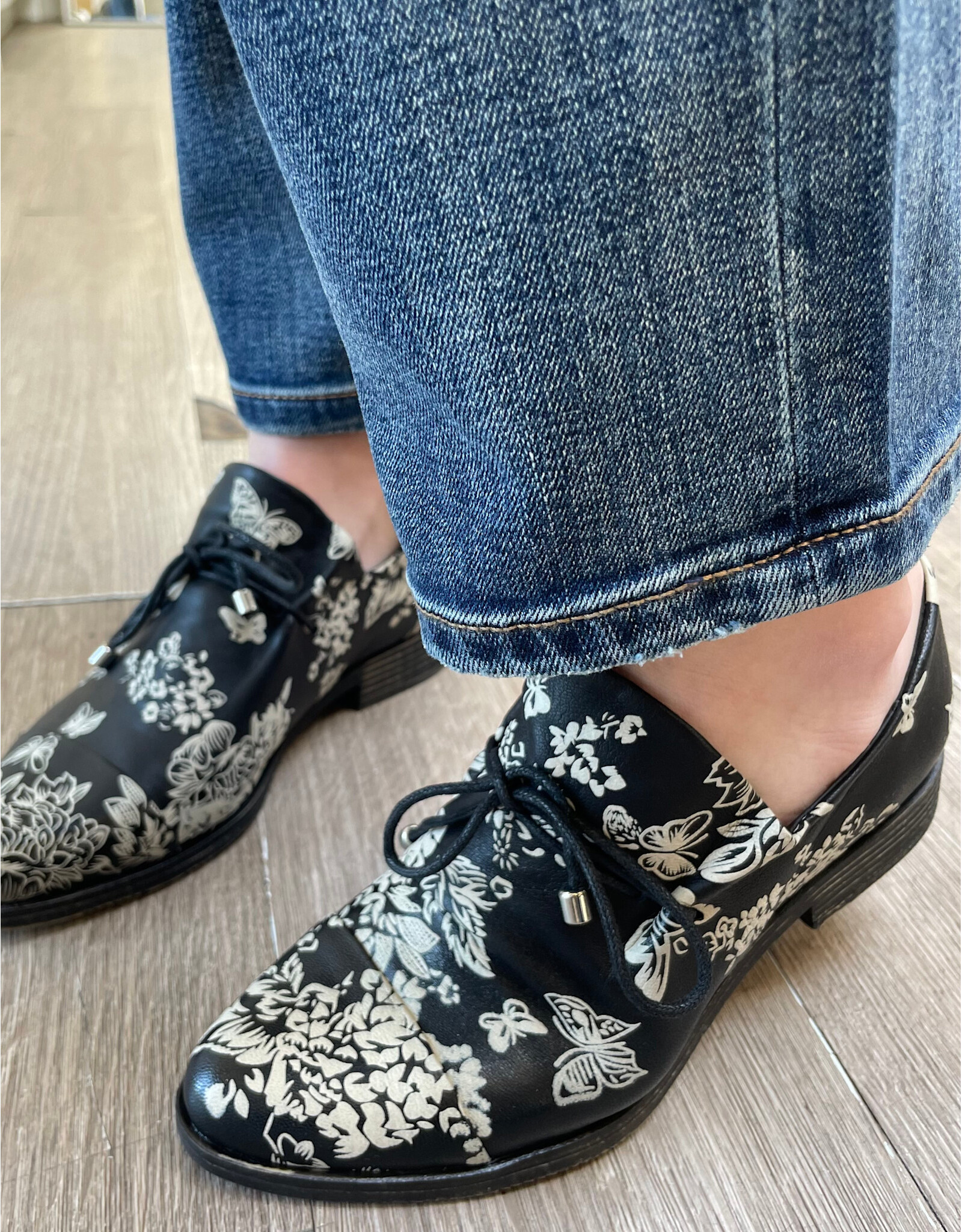 Django and Juliette Django & Juliette - Kotty (Black / Milk Floral Leather)