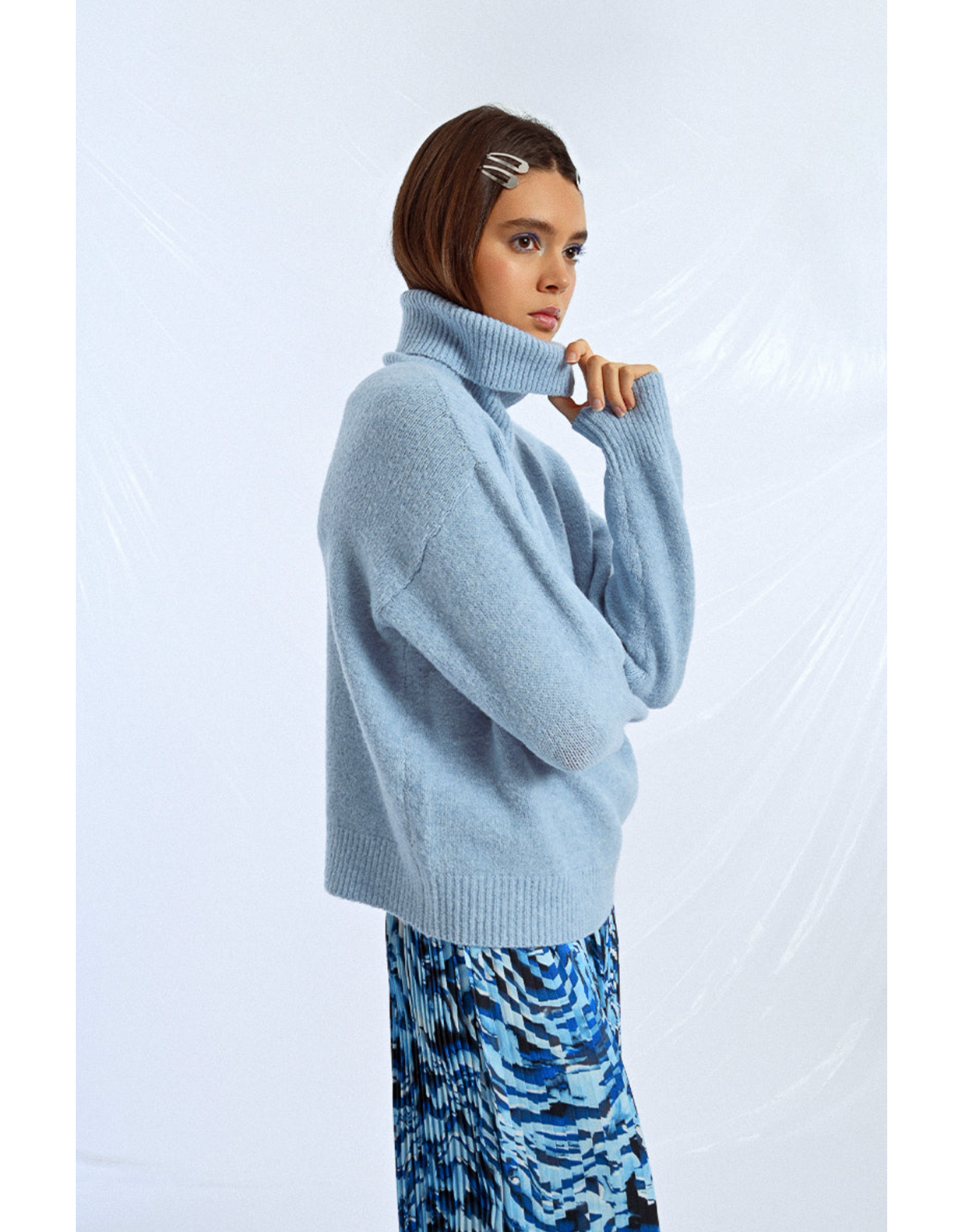 Molly Bracken Molly Bracken -  Oversized Turtleneck Sweater (Light Blue)