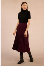 Molly Bracken Molly Bracken - Short Sleeve Turtleneck Sweater (Black)