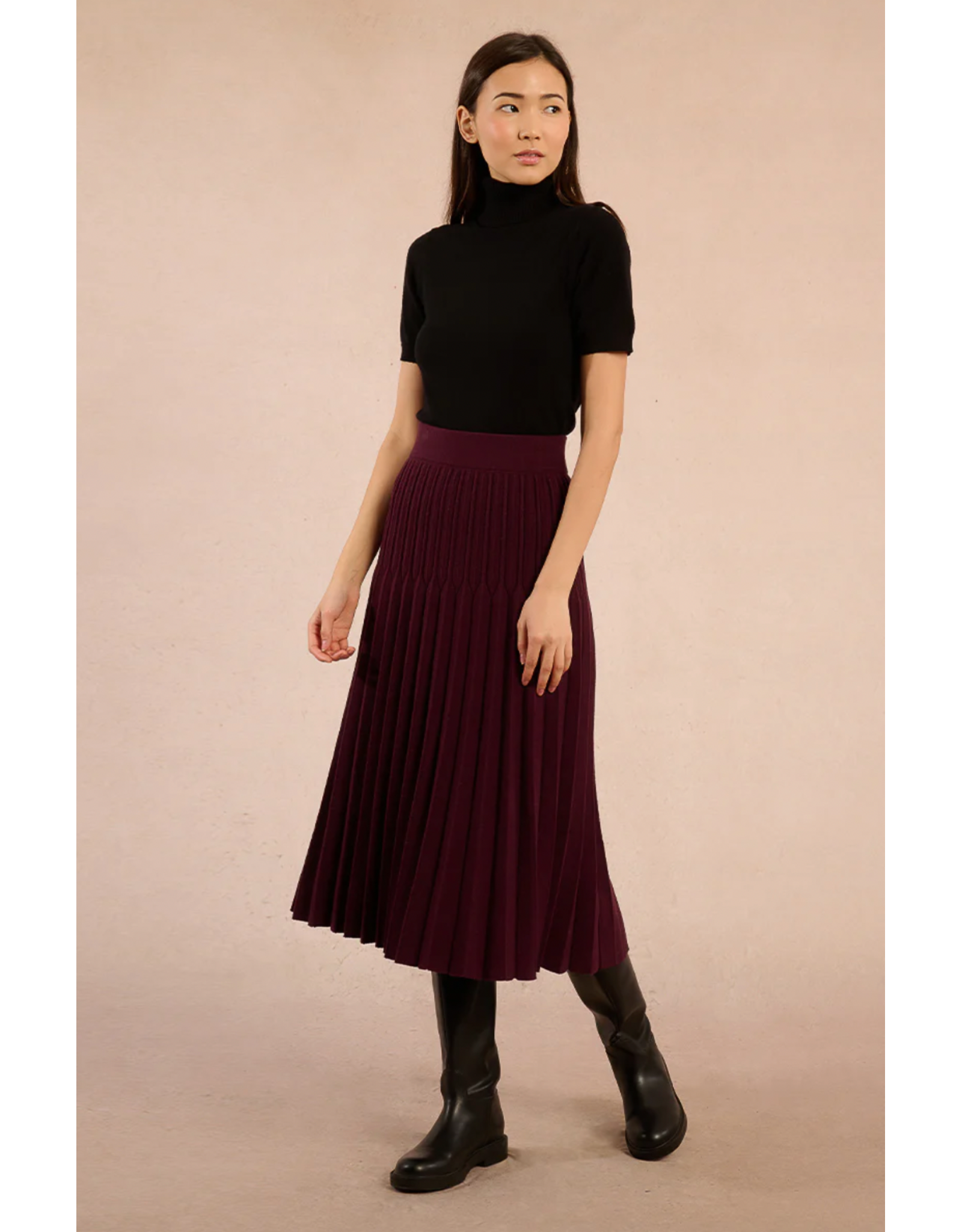 Molly Bracken Molly Bracken - Short Sleeve Turtleneck Sweater (Black)