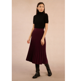 Molly Bracken Molly Bracken - Short Sleeve Turtleneck Sweater (Black)