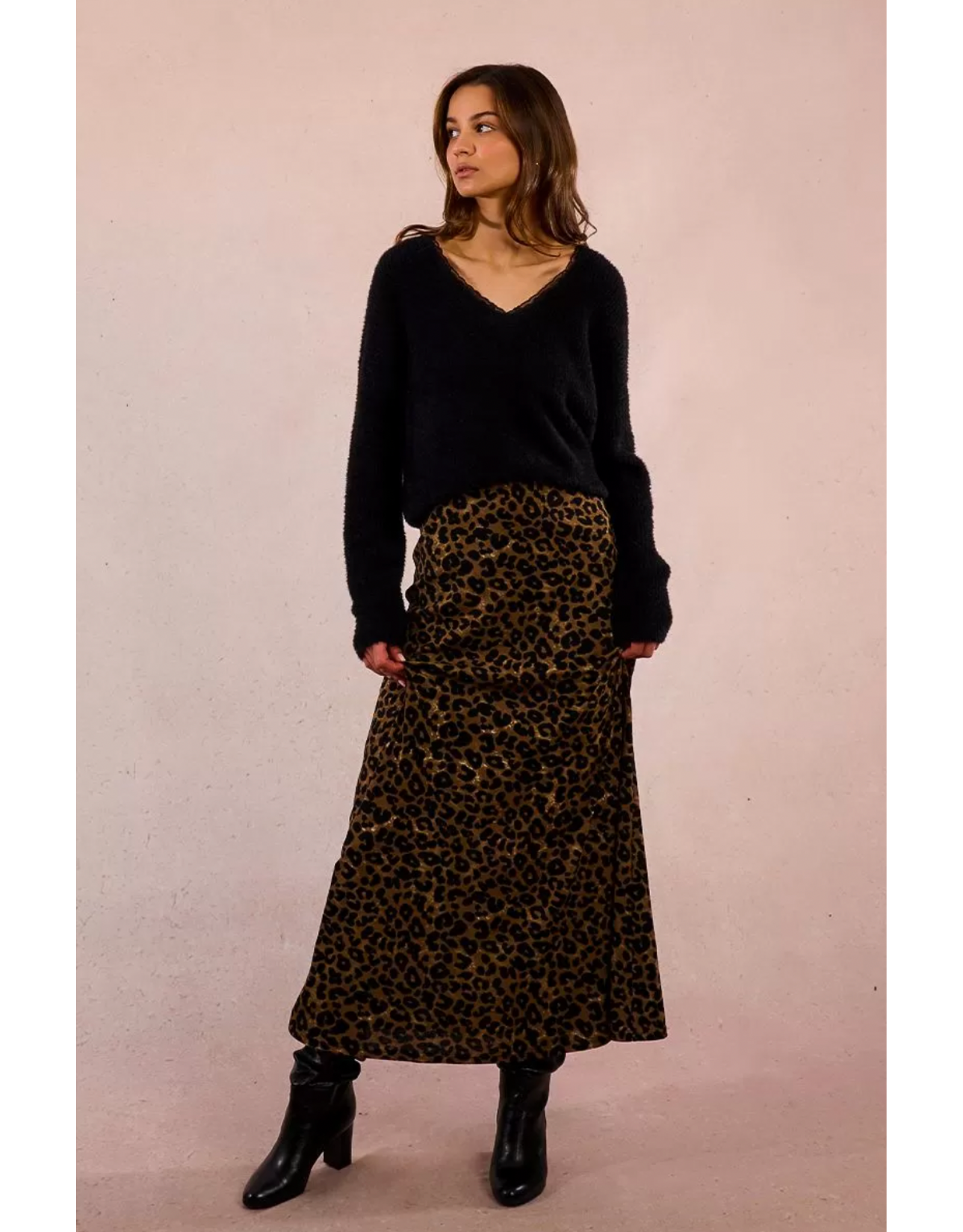 Molly Bracken Molly Bracken -  Lace  V Neck Sweater (Black)