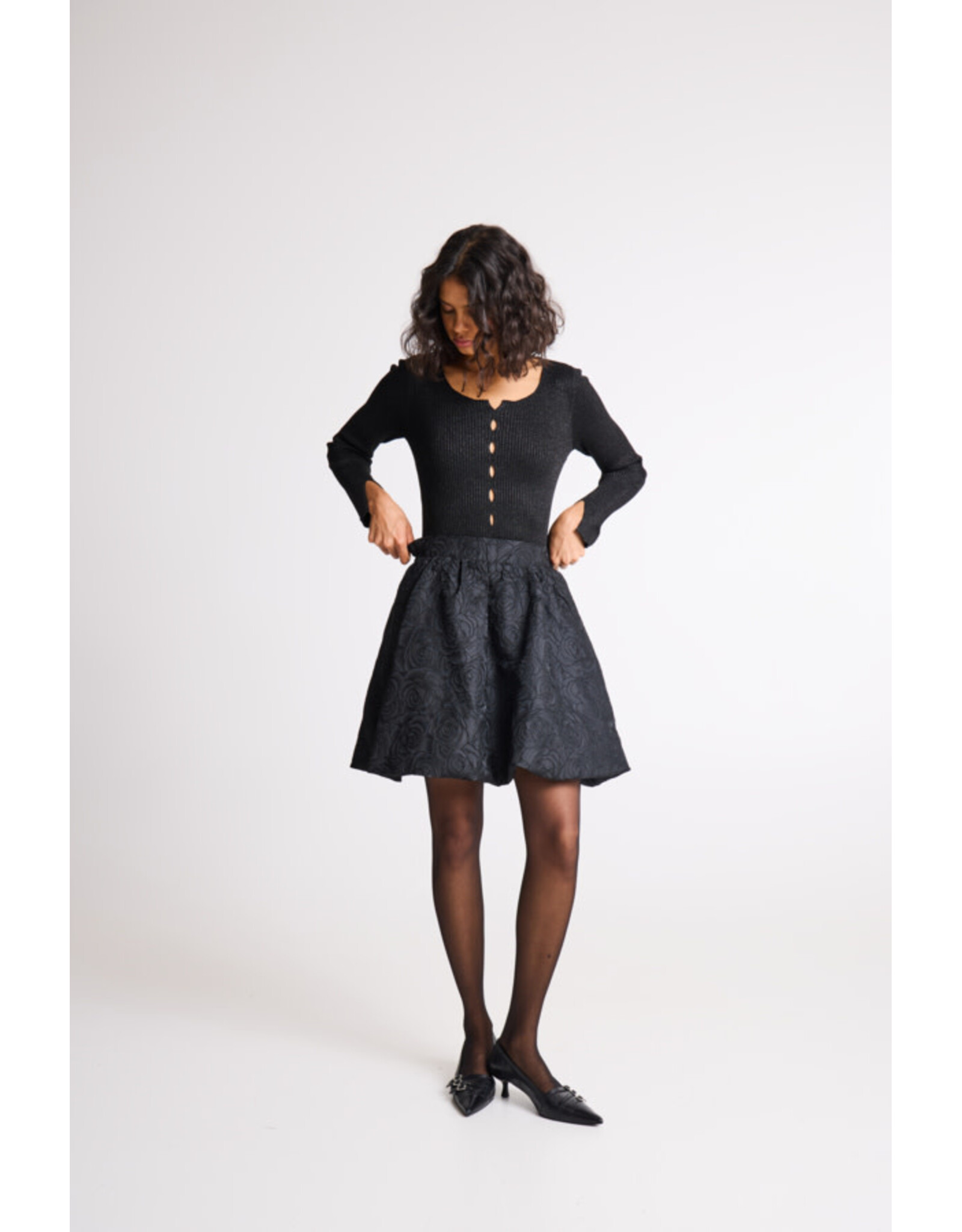 ICHI ICHI - Kilua Skirt (Black)