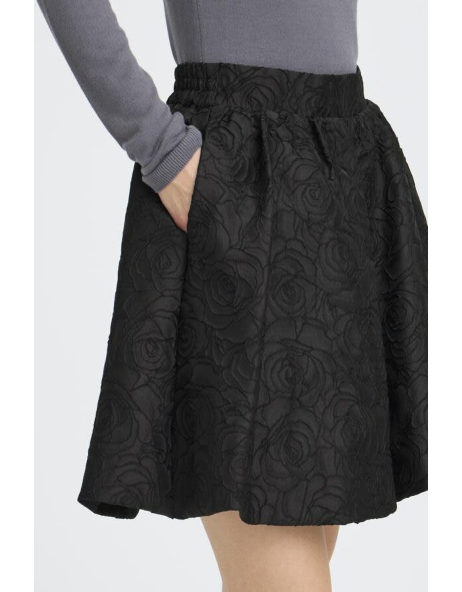 ICHI ICHI - Kilua Skirt (Black)