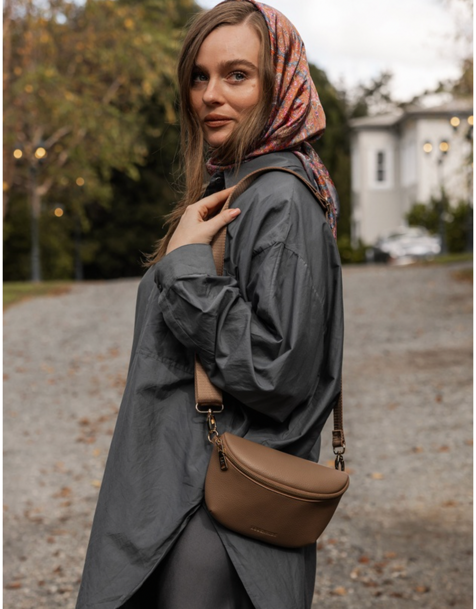 Louenhide Louenhide - Austin Sling Bag (Mocha)