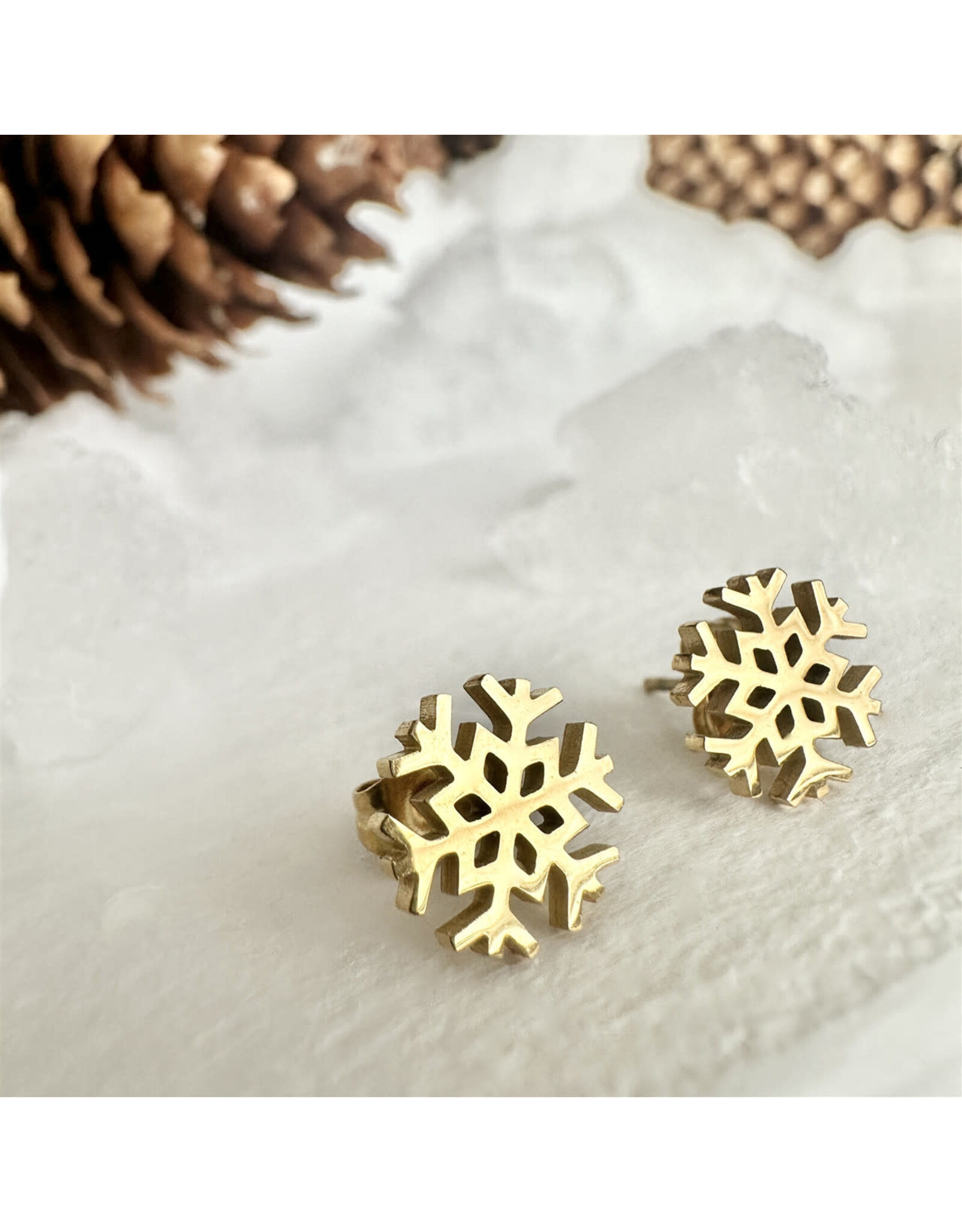 Pika & Bear Pika & Bear - "Neige" Snowflake Stud Earrings