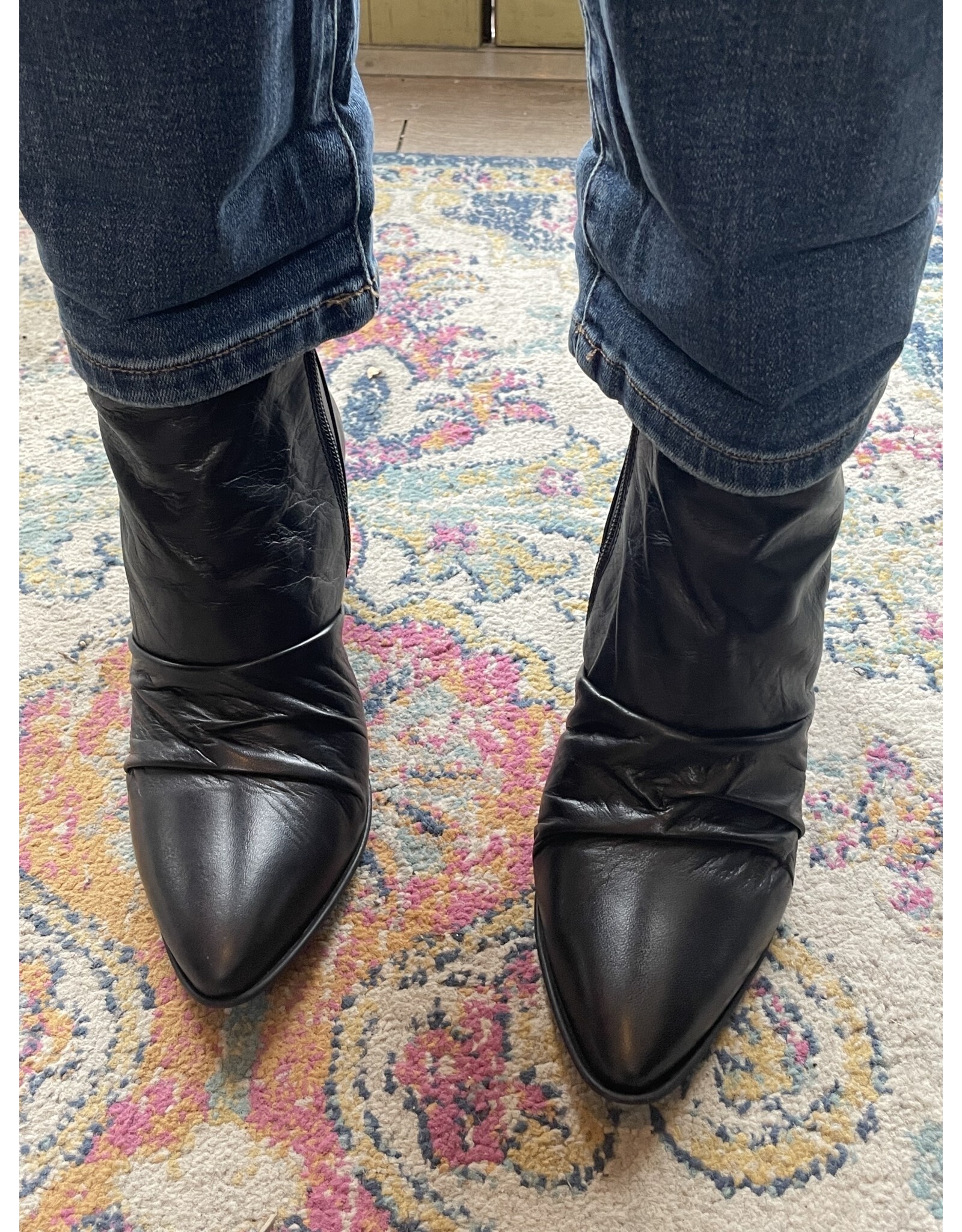 Miz Mooz Miz Mooz - Jeanie (Black)