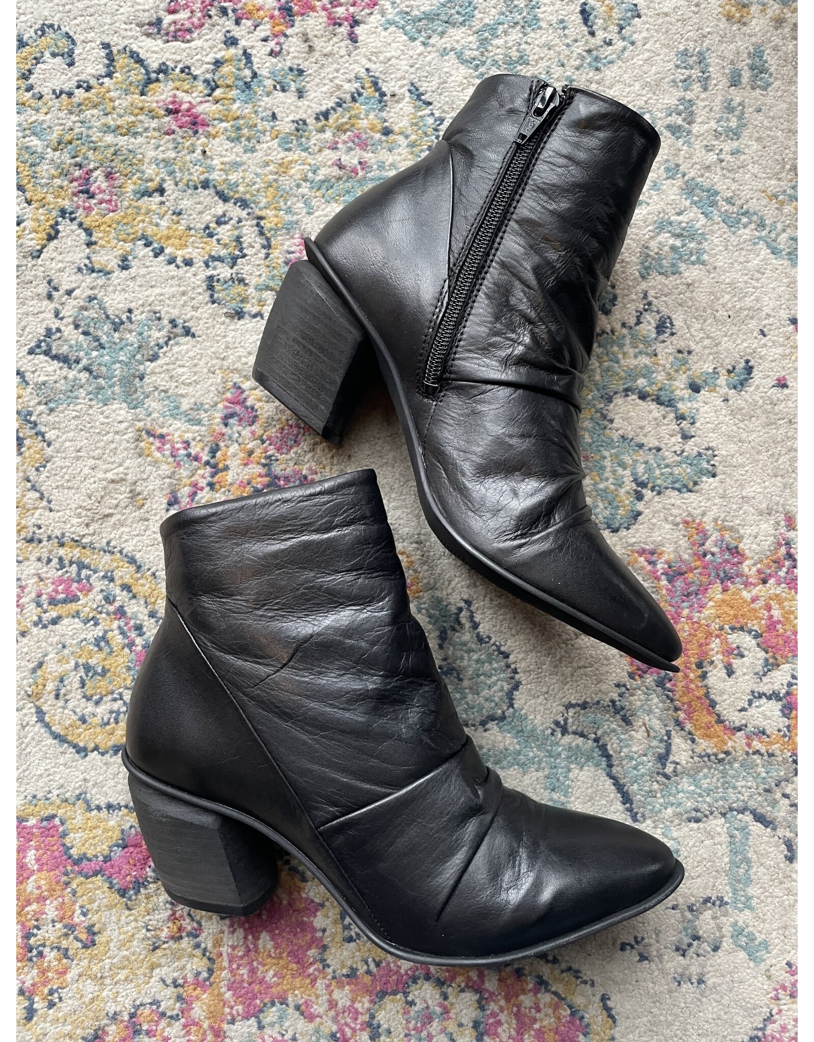 Miz Mooz Miz Mooz - Jeanie (Black)