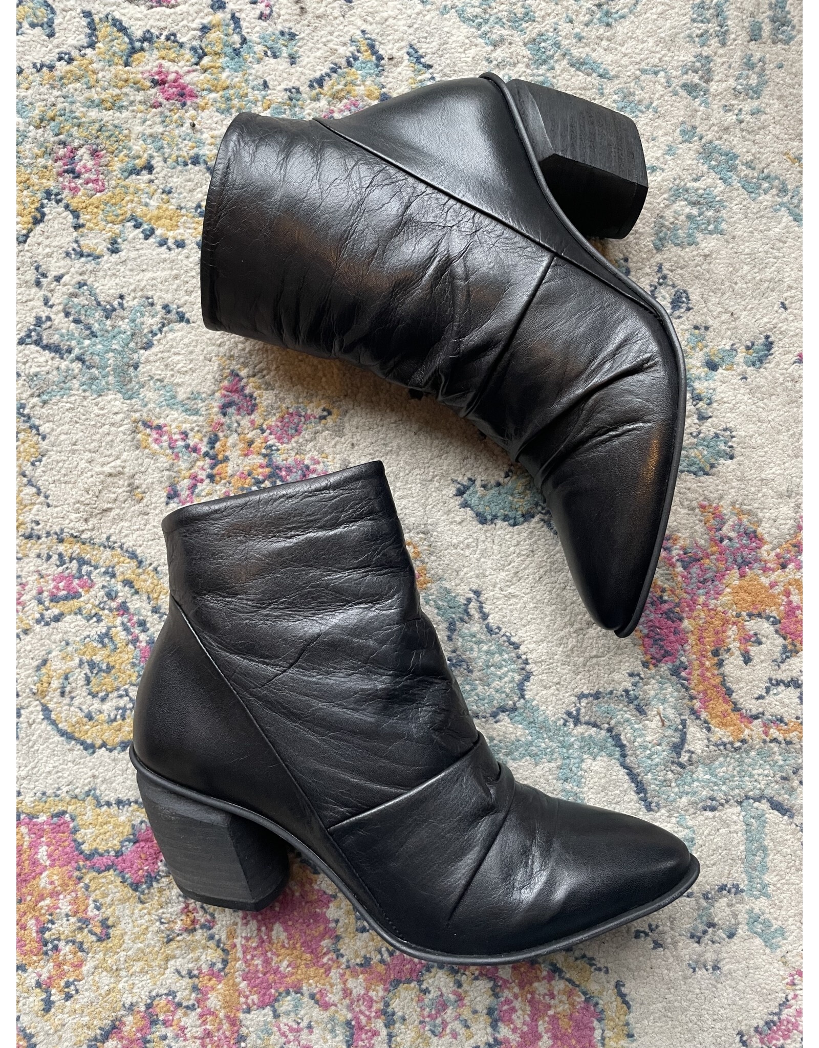 Miz Mooz Miz Mooz - Jeanie (Black)