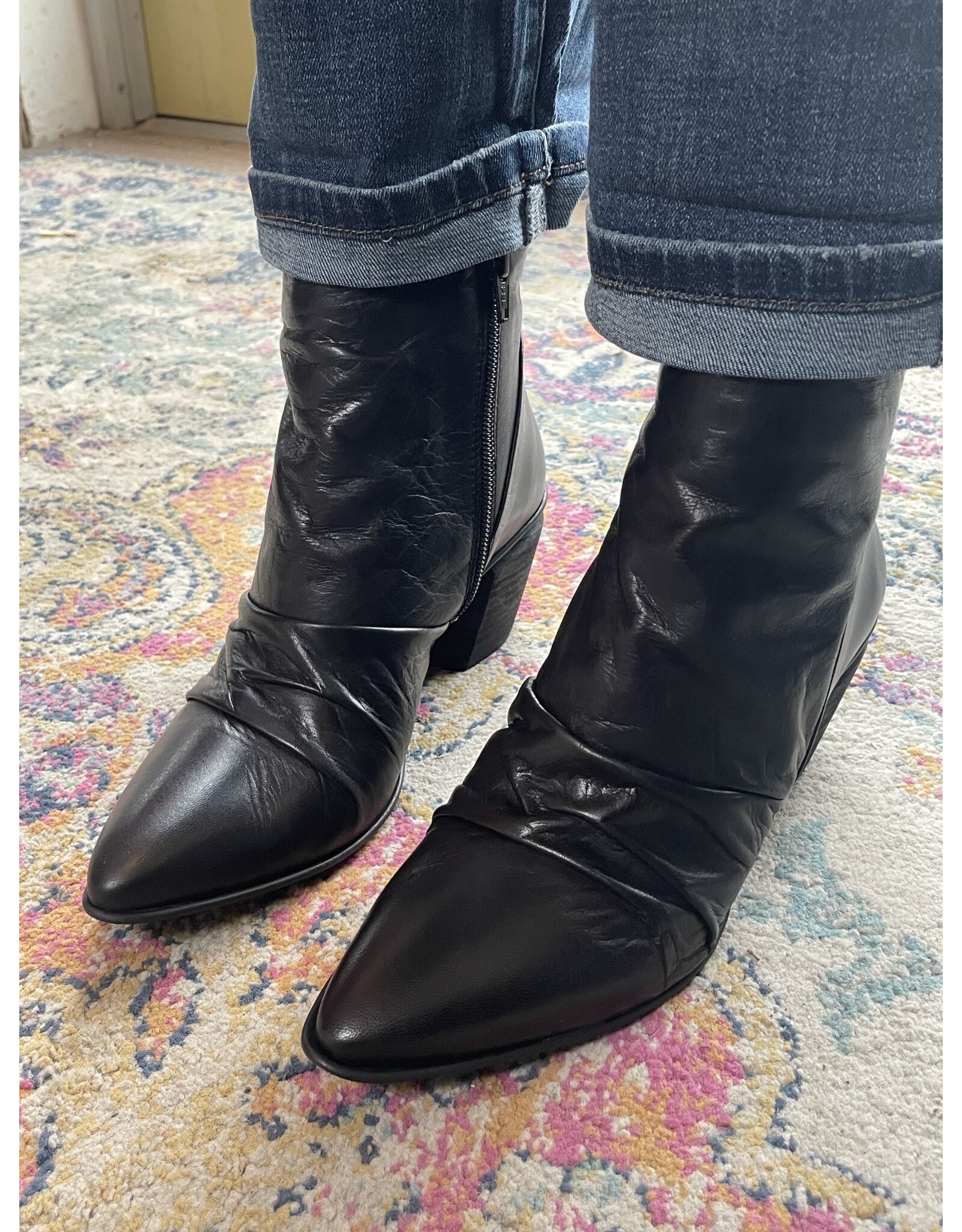 Miz Mooz Miz Mooz - Jeanie (Black)