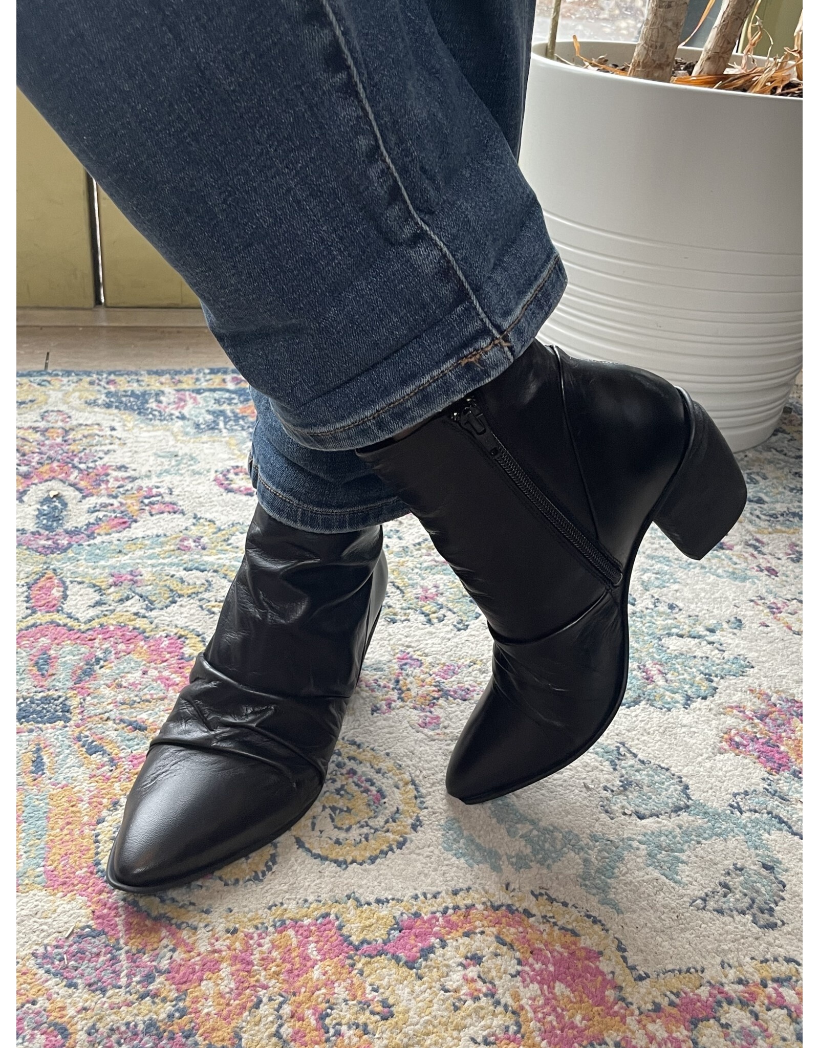 Miz Mooz Miz Mooz - Jeanie (Black)