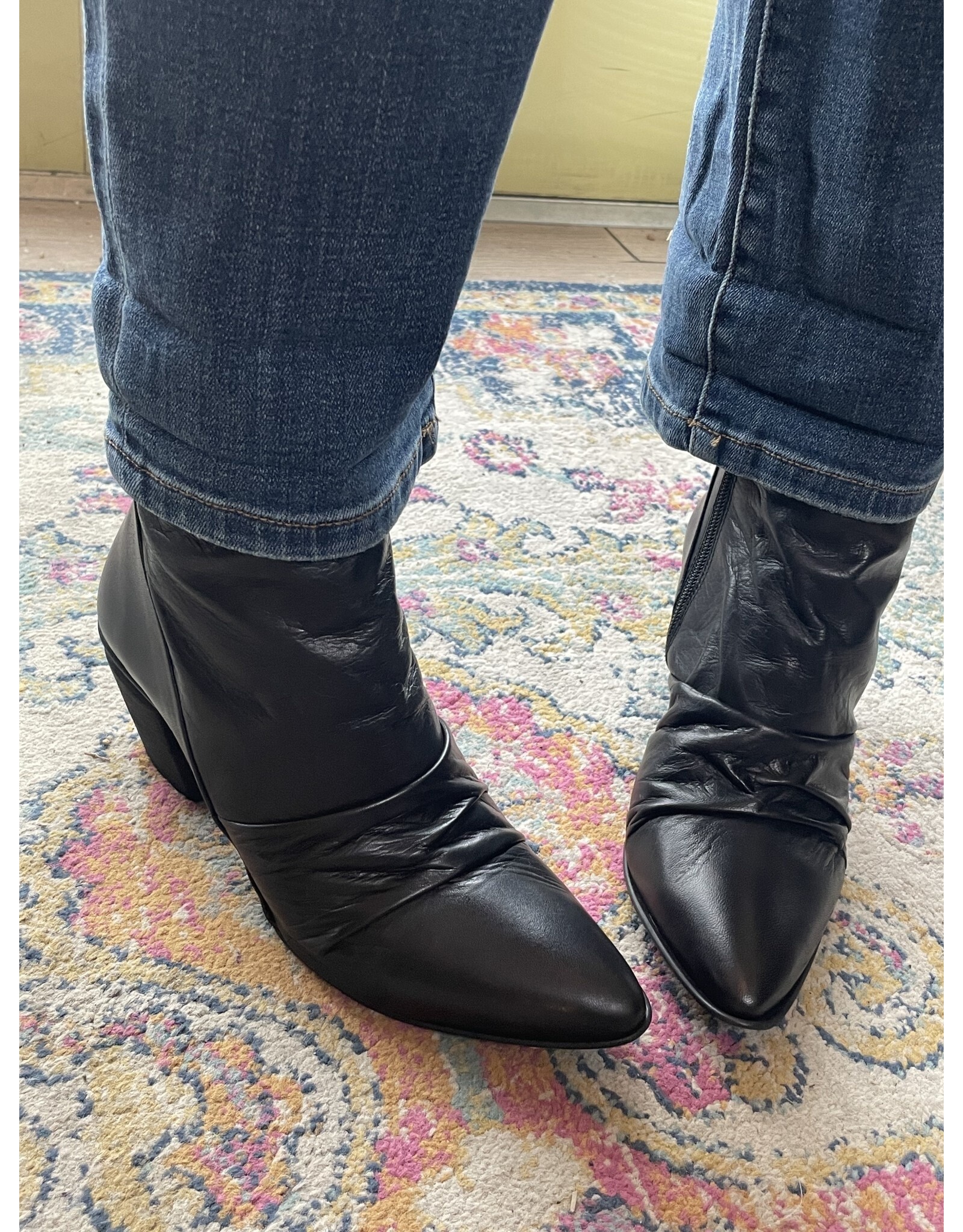 Miz Mooz Miz Mooz - Jeanie (Black)