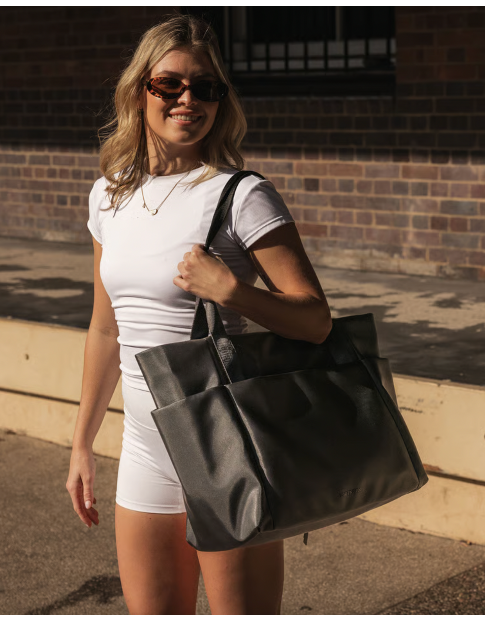 Louenhide Louenhide - Chicago Tote Bag (Black)