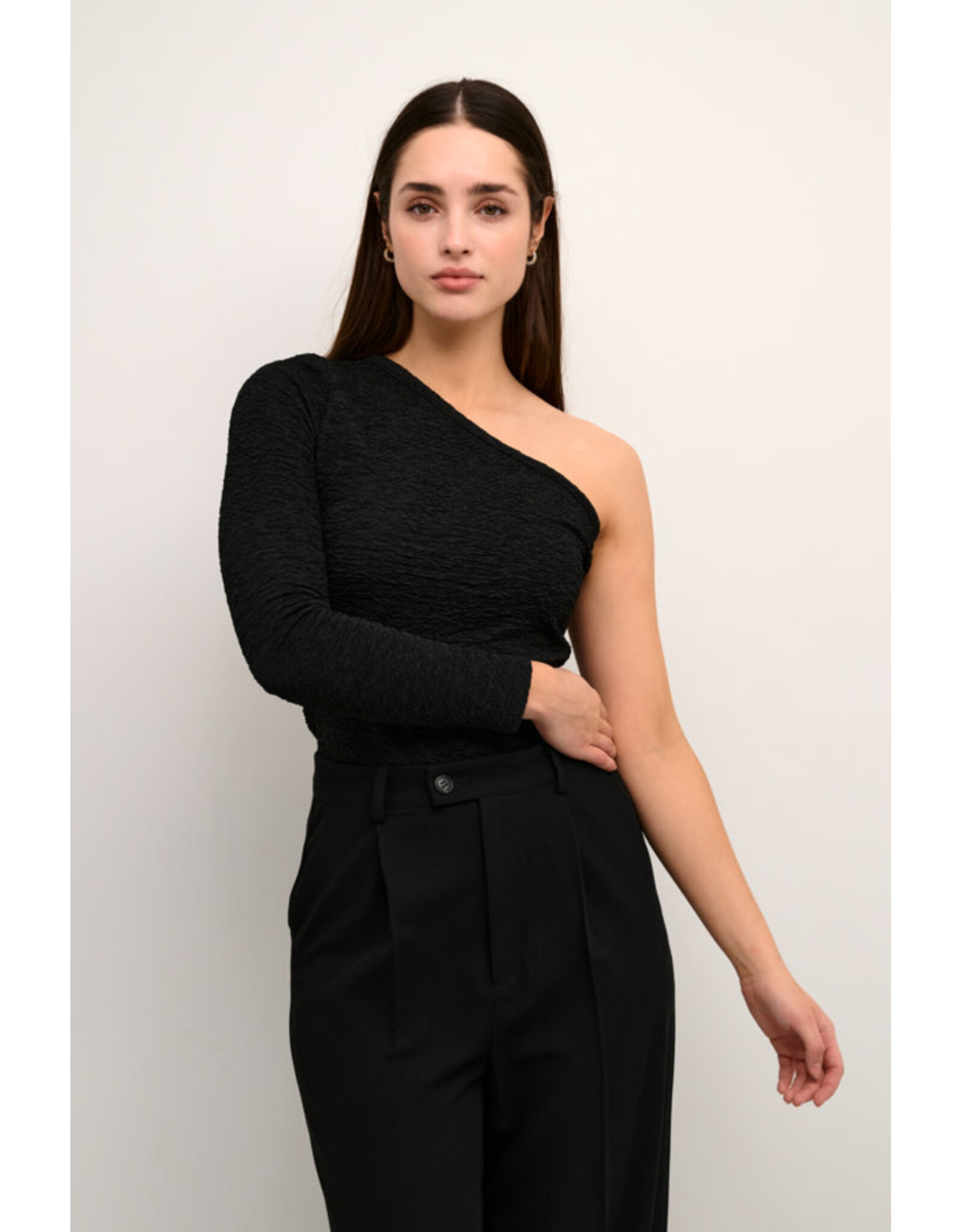 Kaffe Kaffe - Ronia asymmetric tee (black deep)