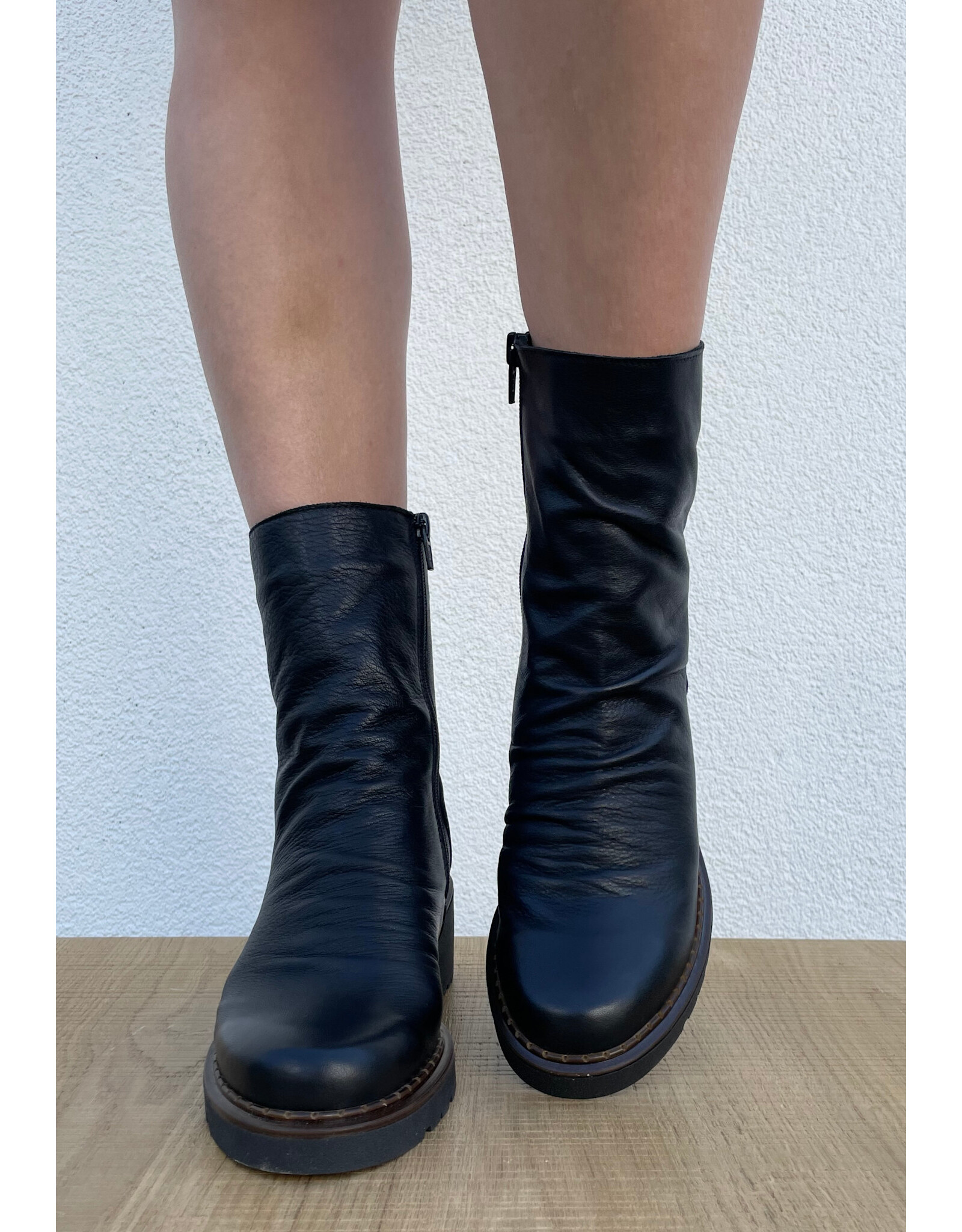 Bueno Bueno - Nelly (Black)