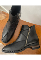 Django and Juliette Django & Juliette - Foshan (Black Leather)