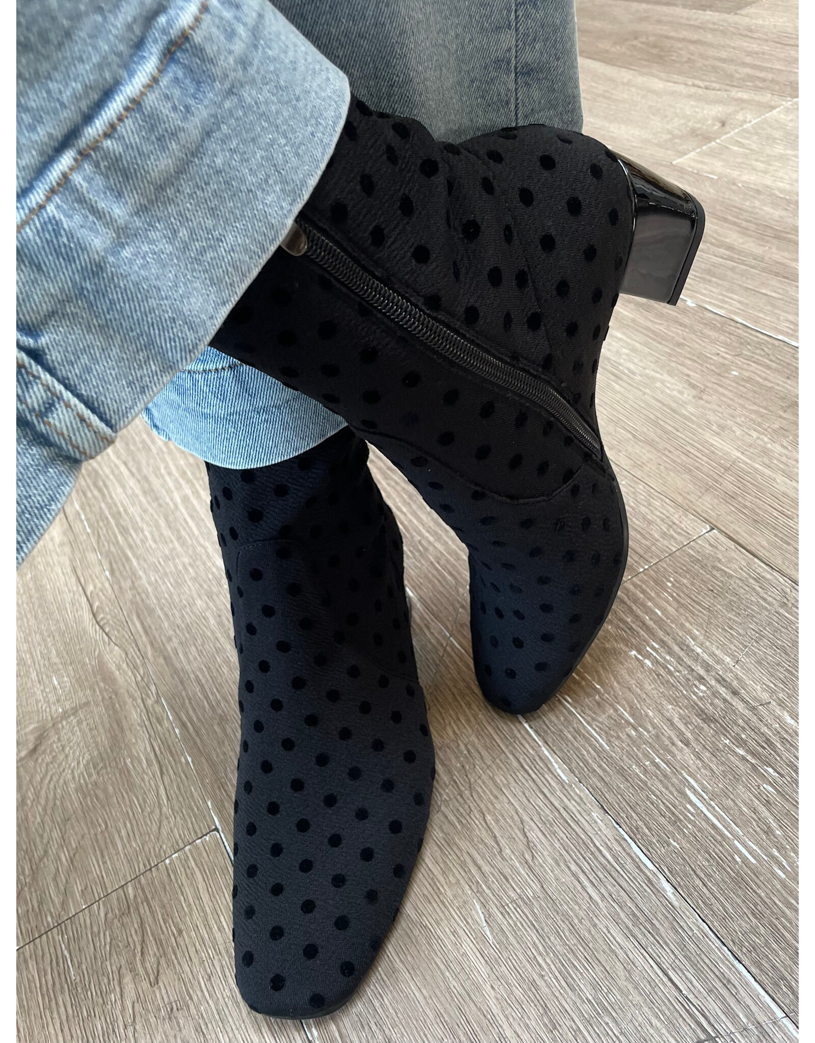 Django and Juliette Django & Juliette - Hartful (Blk Spot Stretch Fabric)