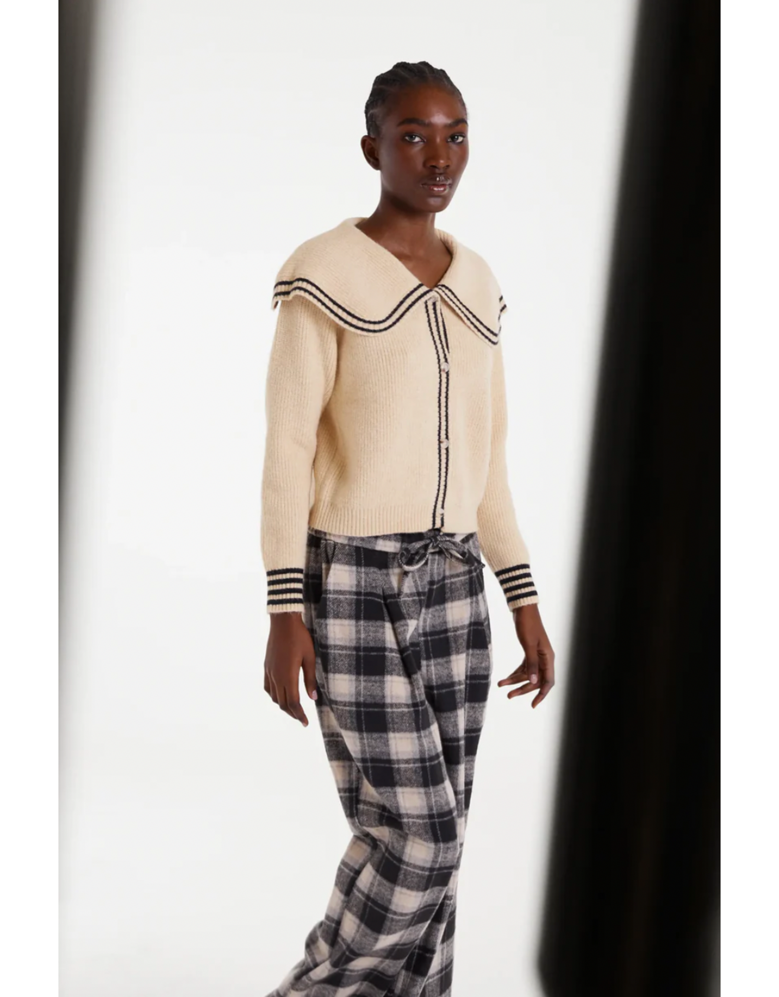 Compania Fantastica Compania Fantastica - Cardigan with Oversize Collar (Off White)